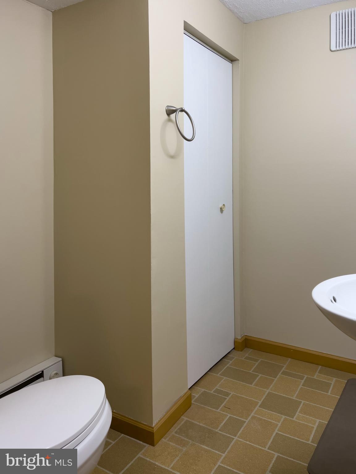 GLENSHIRE TOWNE - Residential