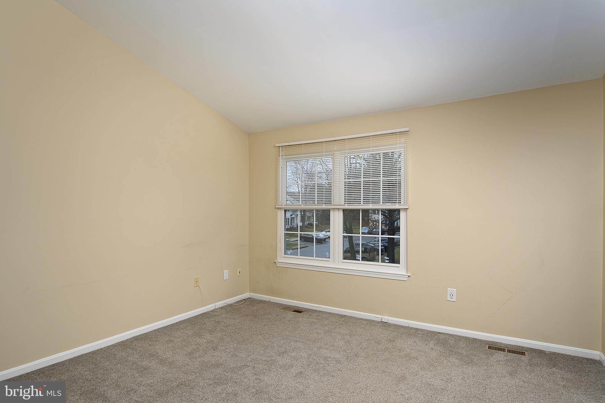 GLENSHIRE TOWNE - Residential