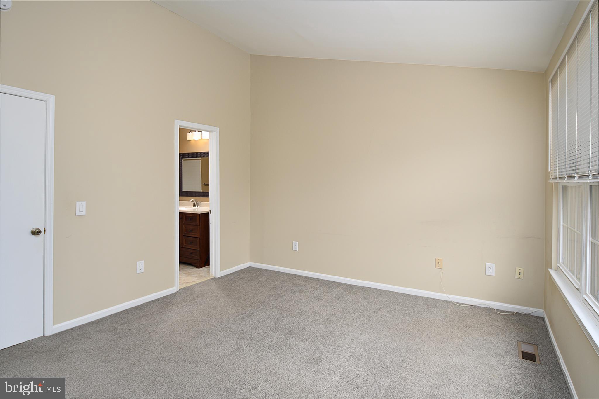 GLENSHIRE TOWNE - Residential