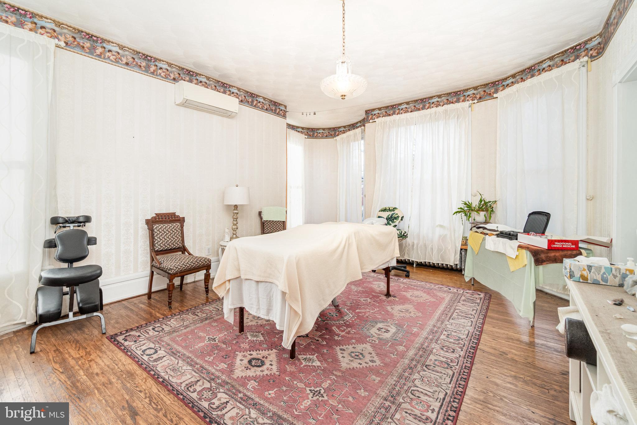 NEWPORT - Residential