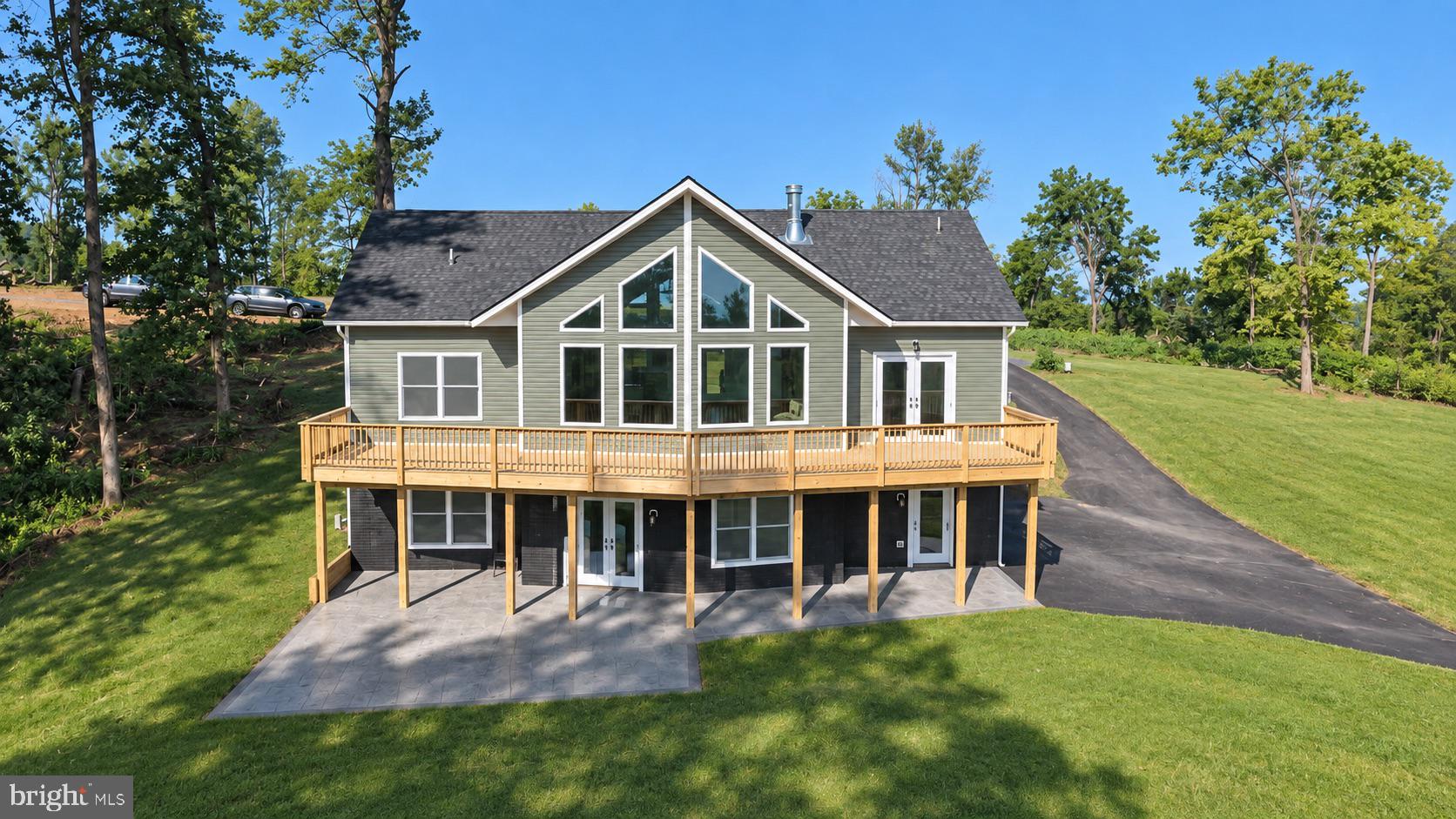113 LEE DRIVE