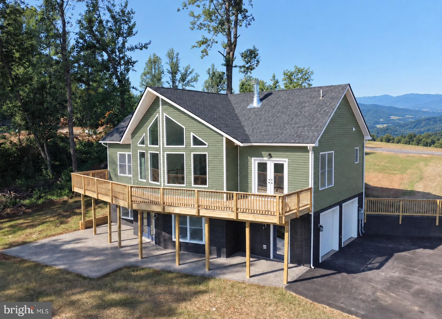 113 LEE DRIVE