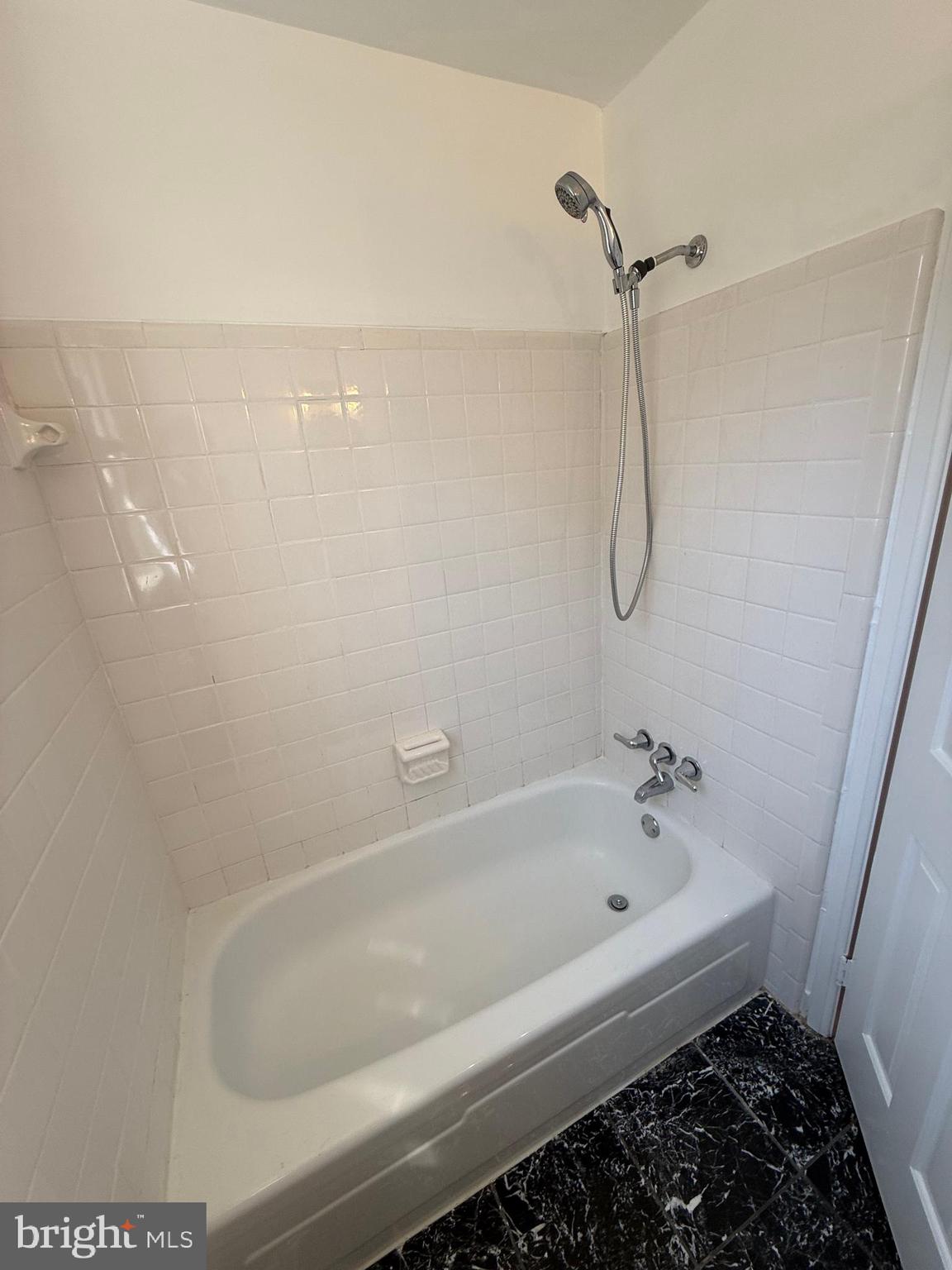 FAIRLINGTON GLEN - Residential