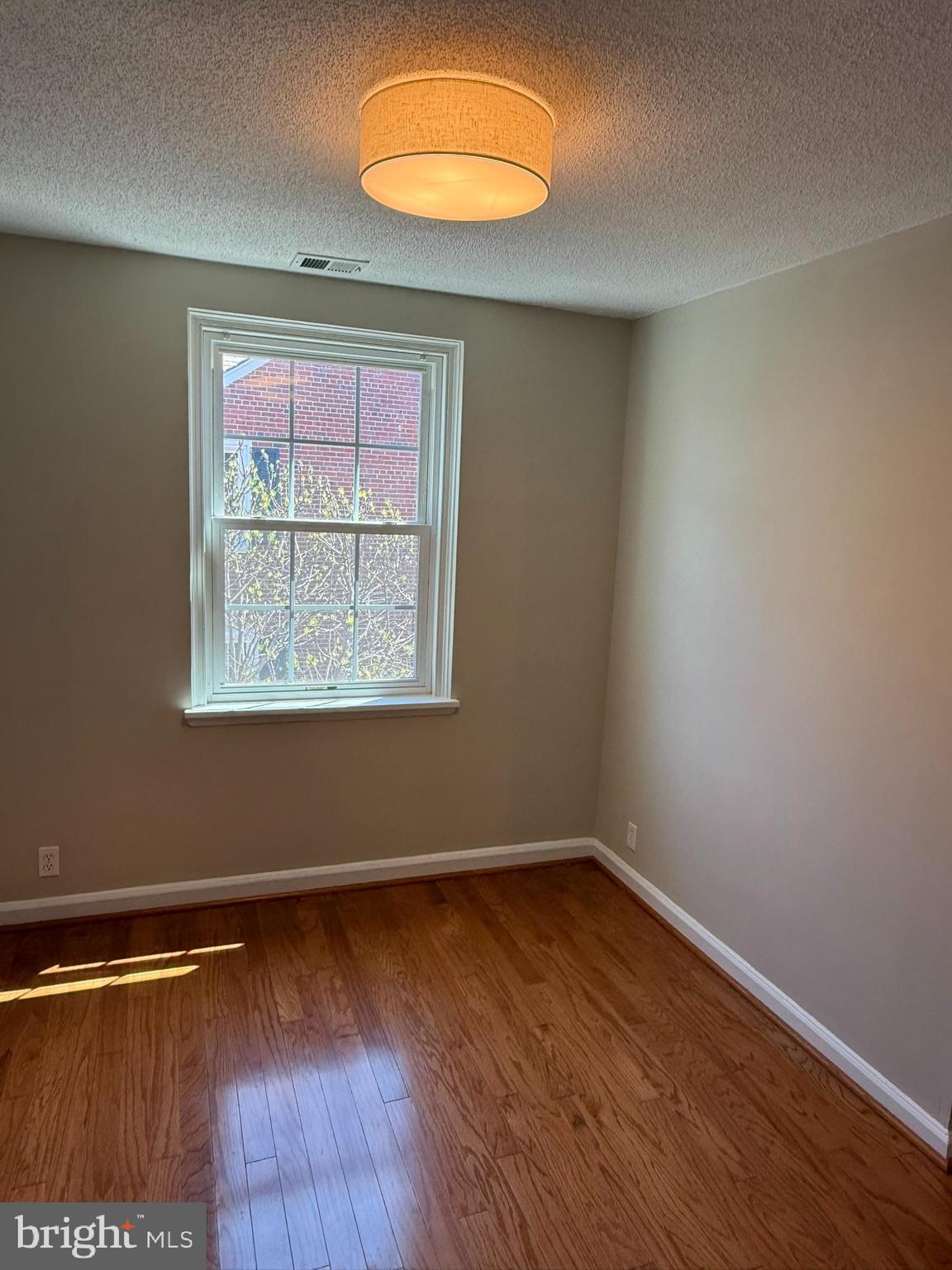 FAIRLINGTON GLEN - Residential