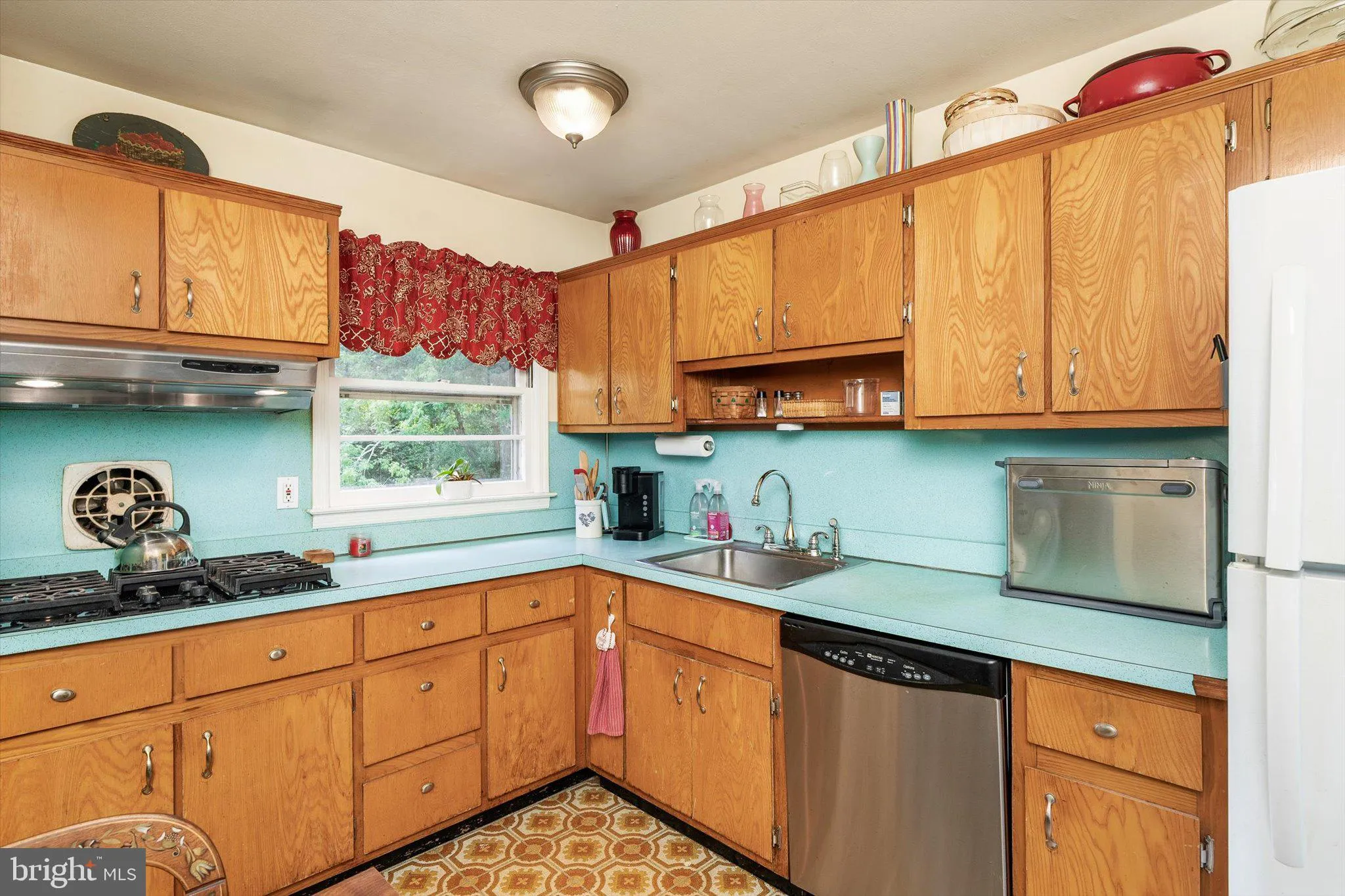 Lawrenceville, New Jersey 08648, United States, 4 Bedrooms Bedrooms, ,3 BathroomsBathrooms,Residential,Active,184502