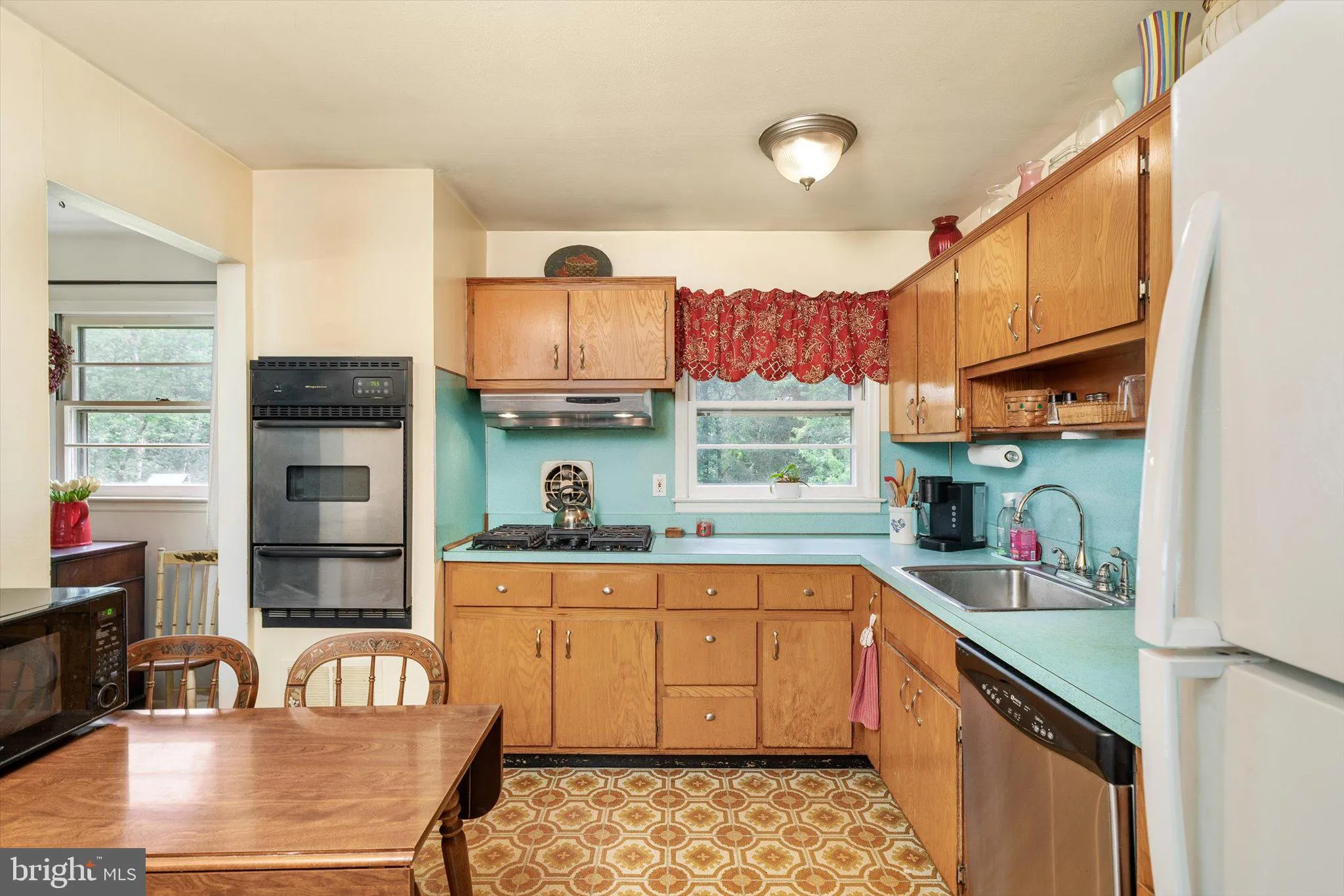 Lawrenceville, New Jersey 08648, United States, 4 Bedrooms Bedrooms, ,3 BathroomsBathrooms,Residential,Active,184502