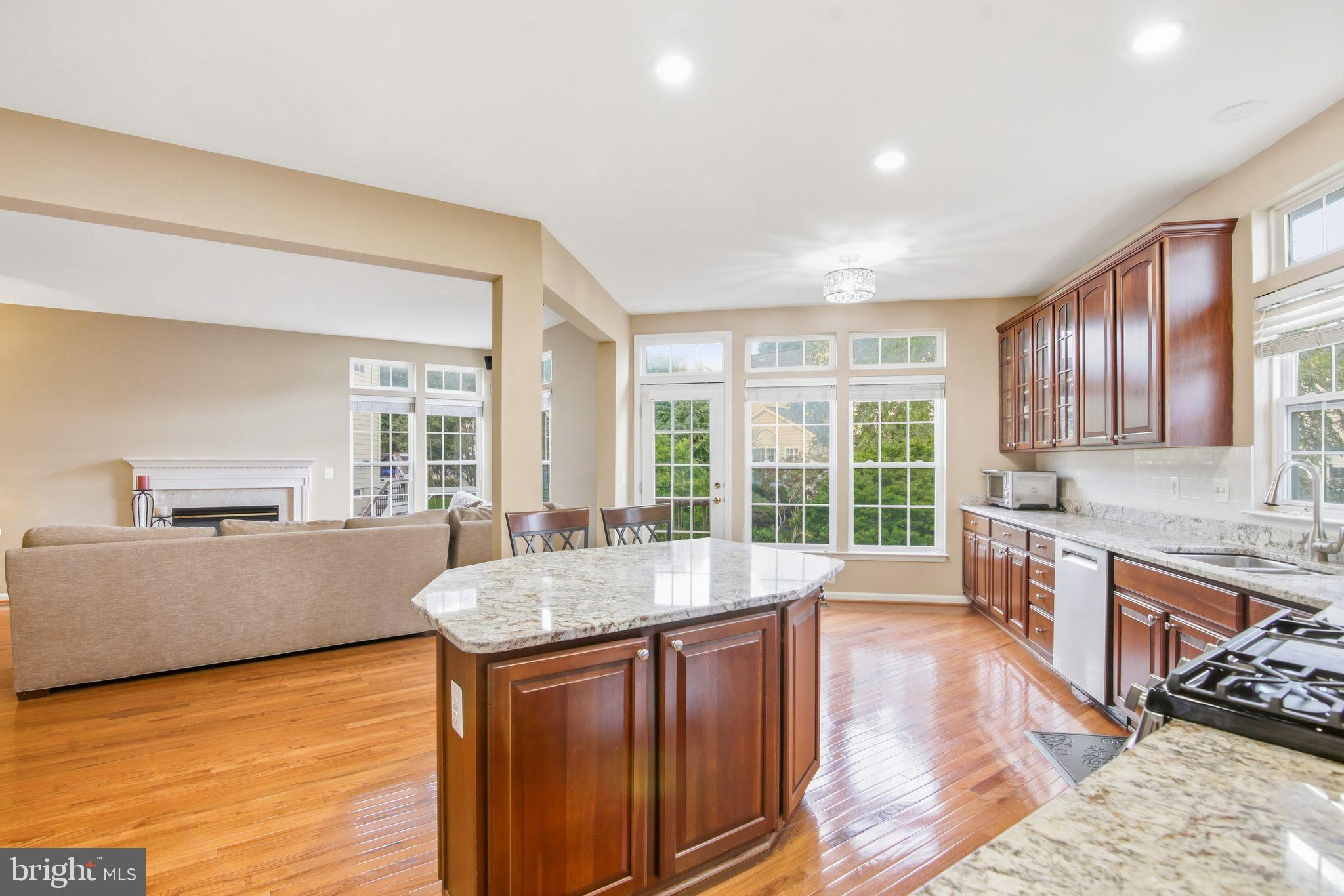 6837 RATHBONE PLACE