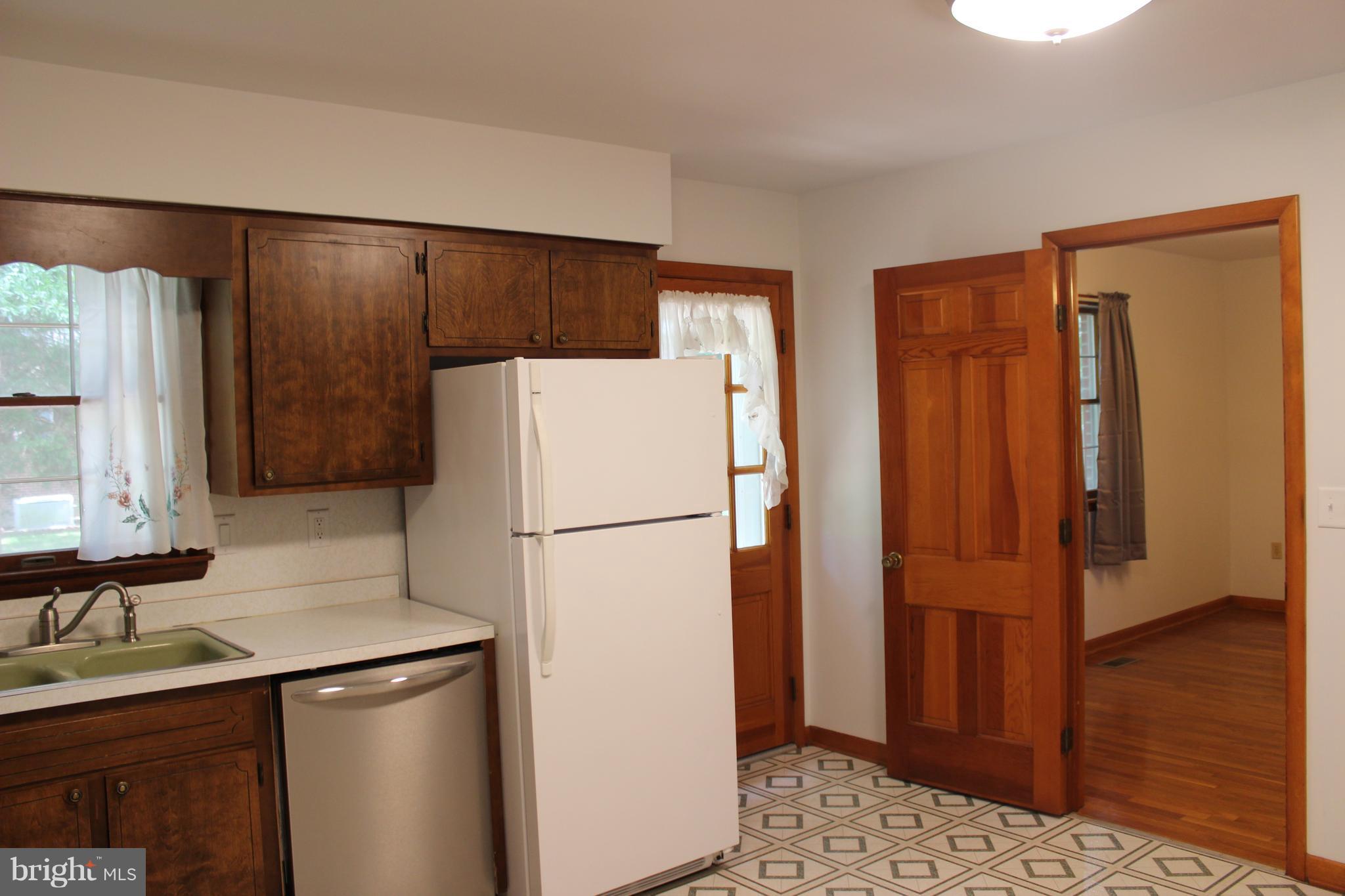 SARAH SKIPPER LANDS - Residential Lease