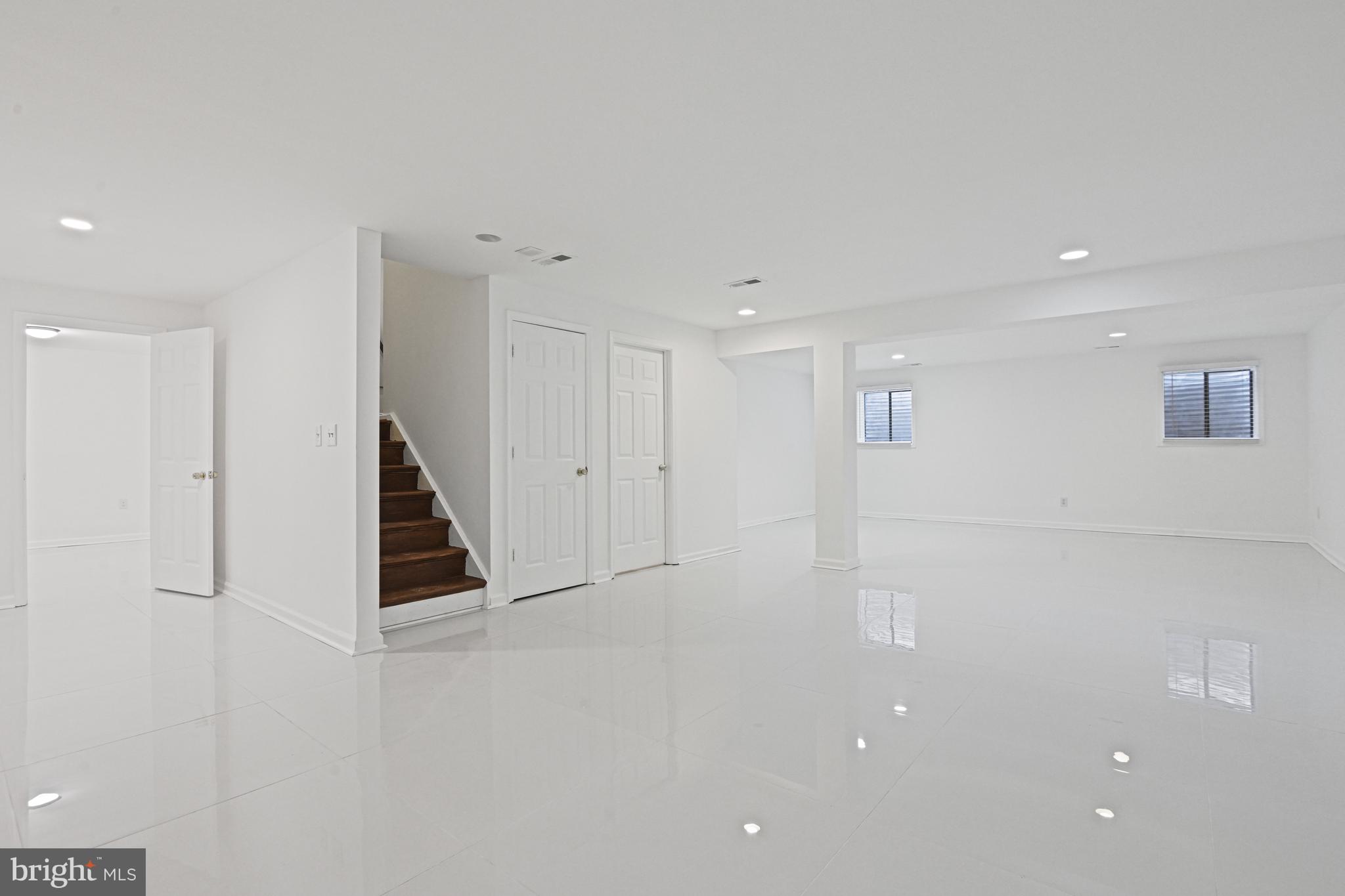 GOLDLEAF TERRACE - Residential