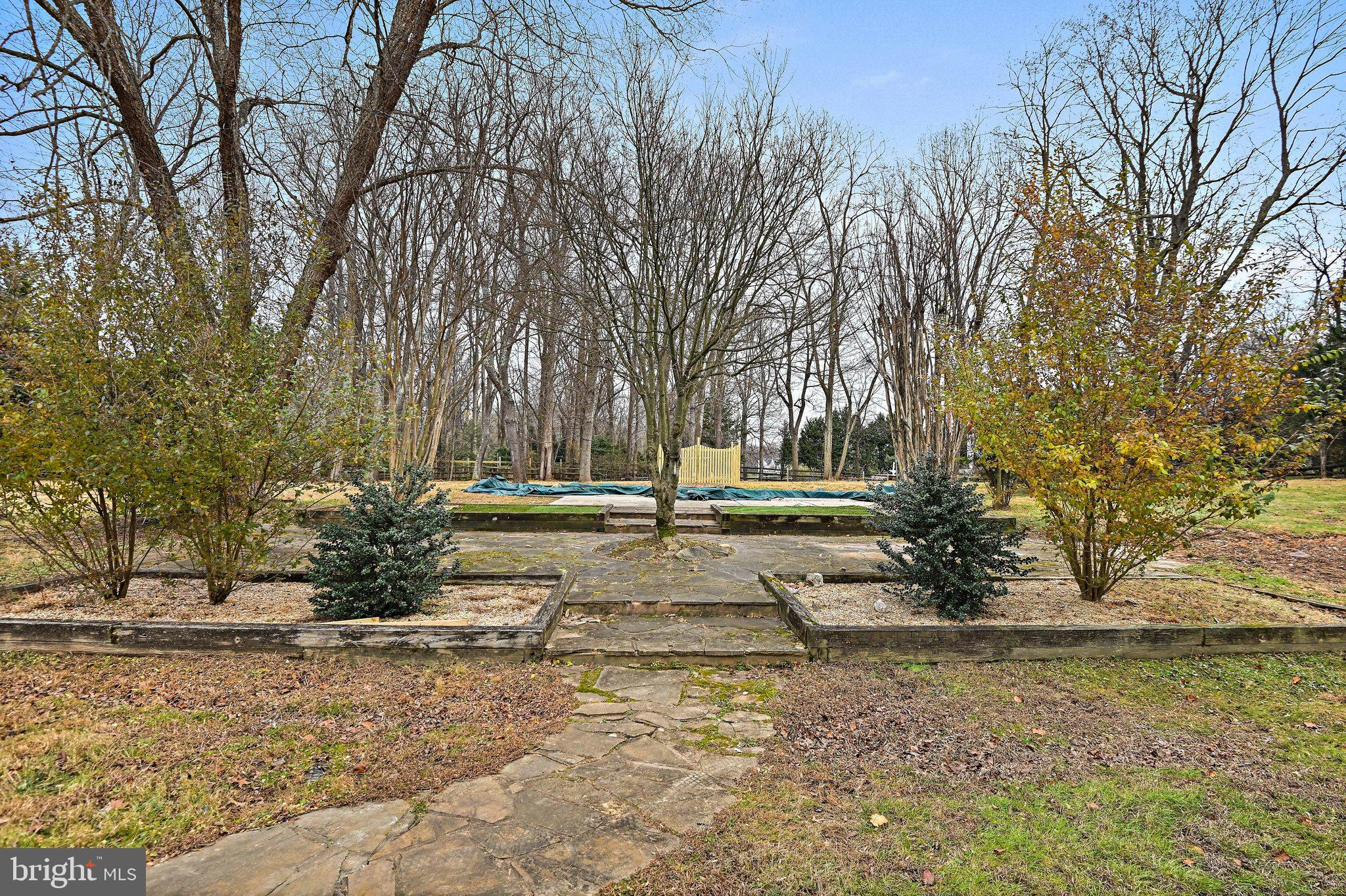 GOLDLEAF TERRACE - Residential