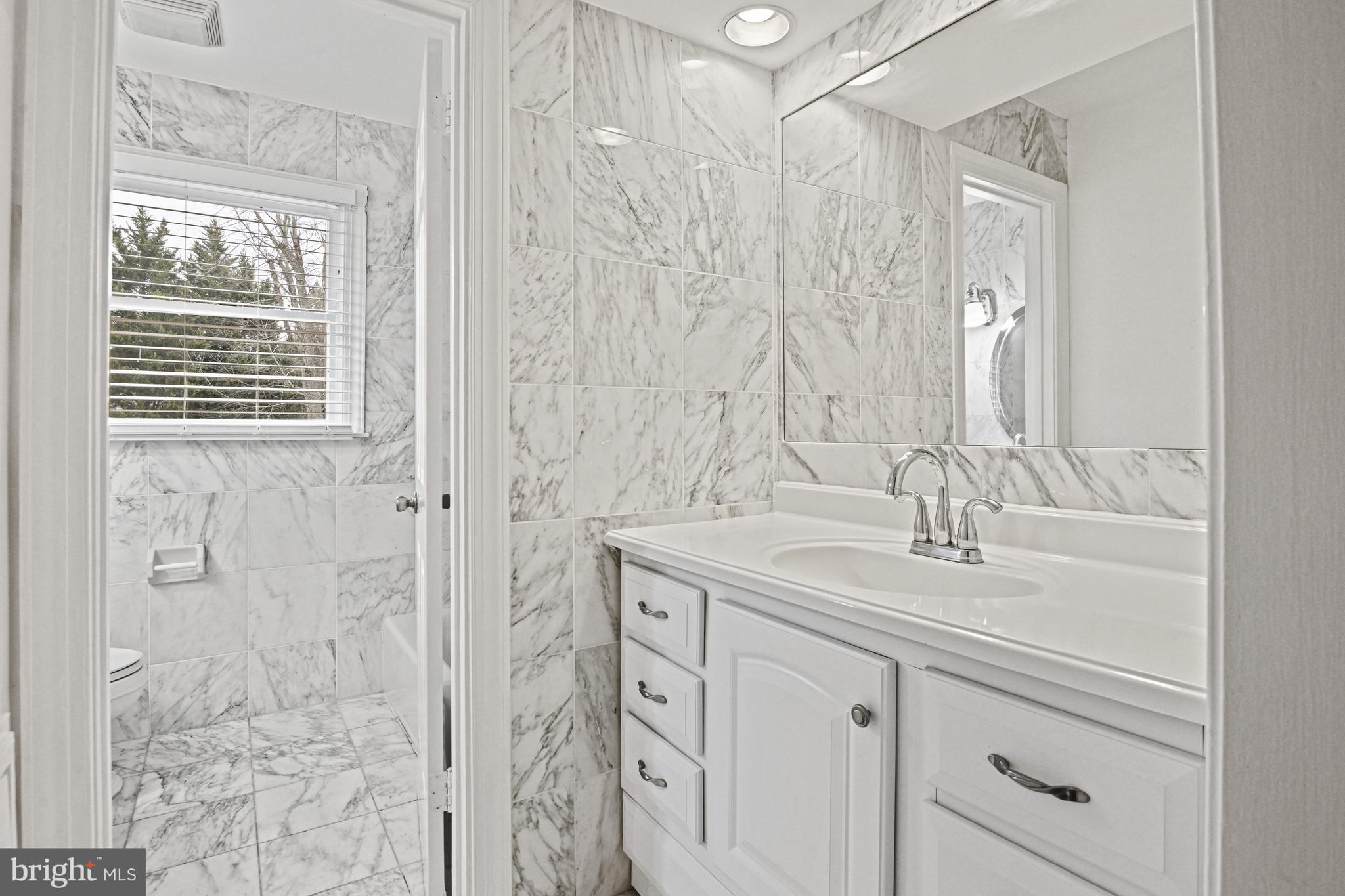 GOLDLEAF TERRACE - Residential