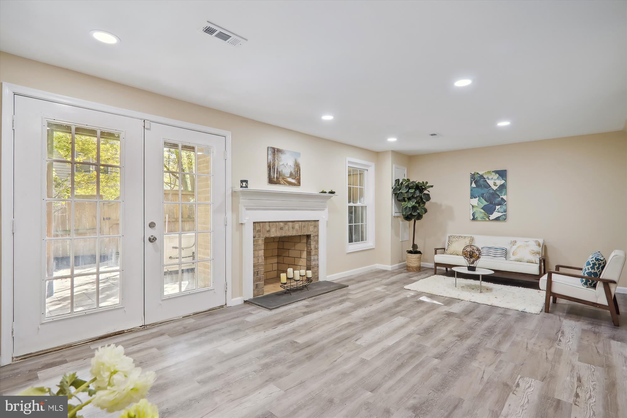 TIMBERLAWN - Residential