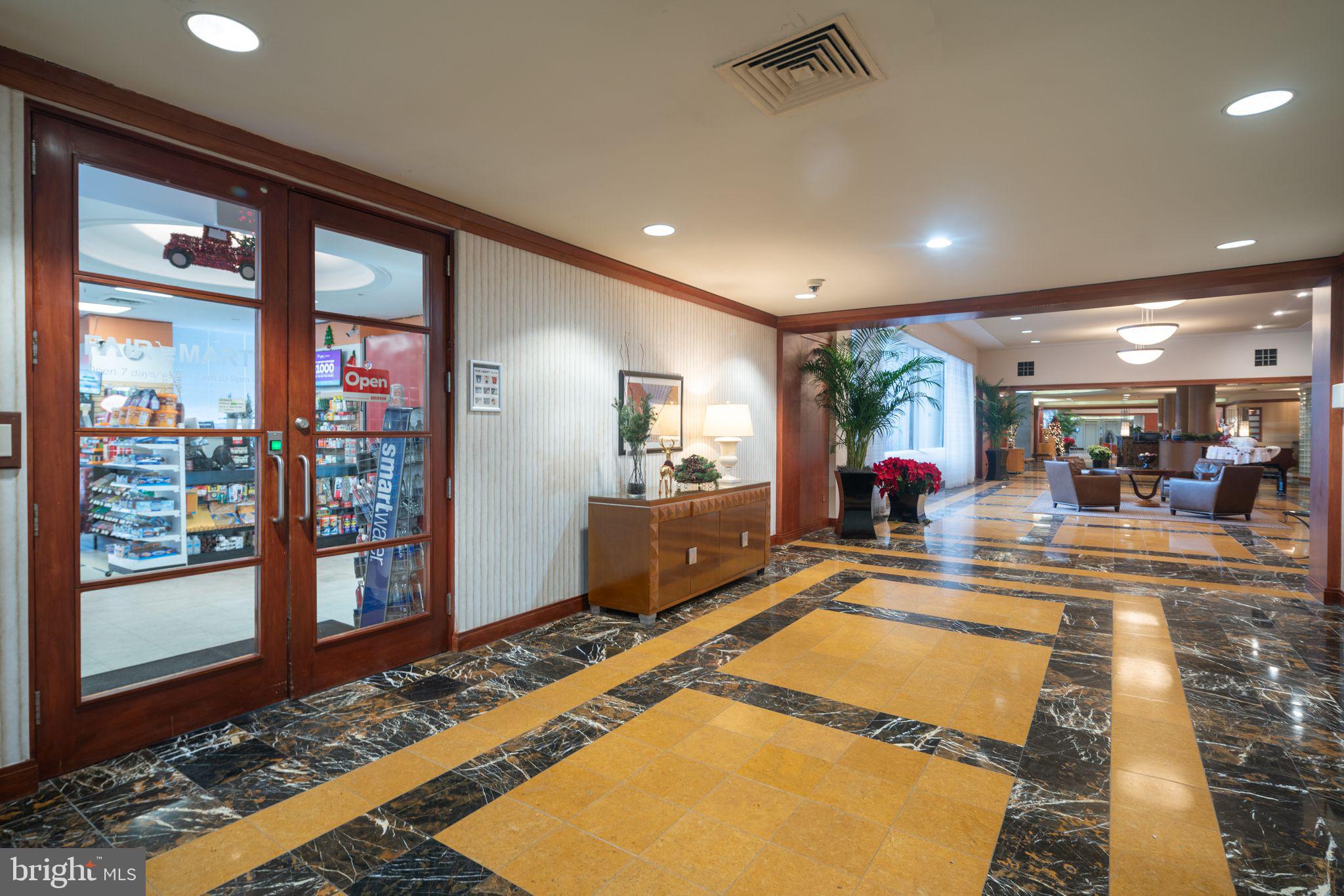 FAIRMOUNT - Residential