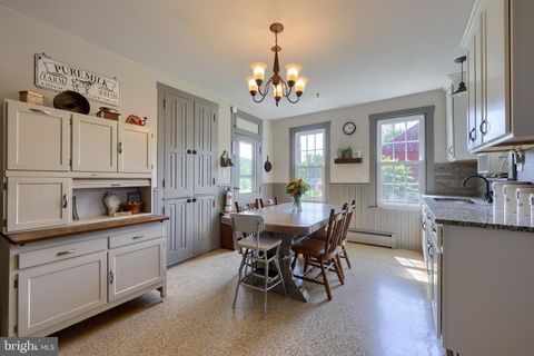 Photo of 985 SMOKESTOWN RD, DENVER, PA 17517 (MLS # PALA2039268)