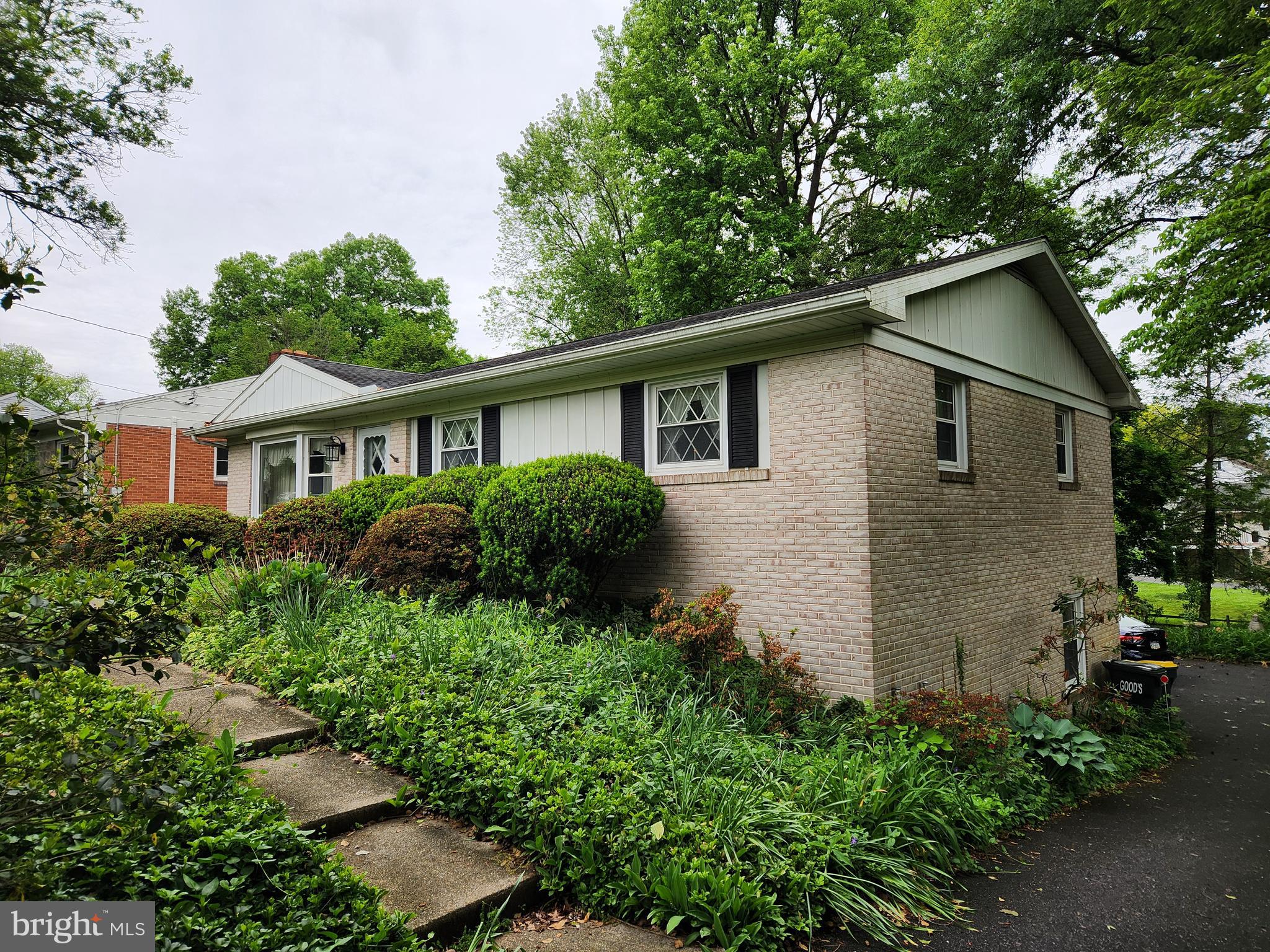 1519 VISTA ROAD