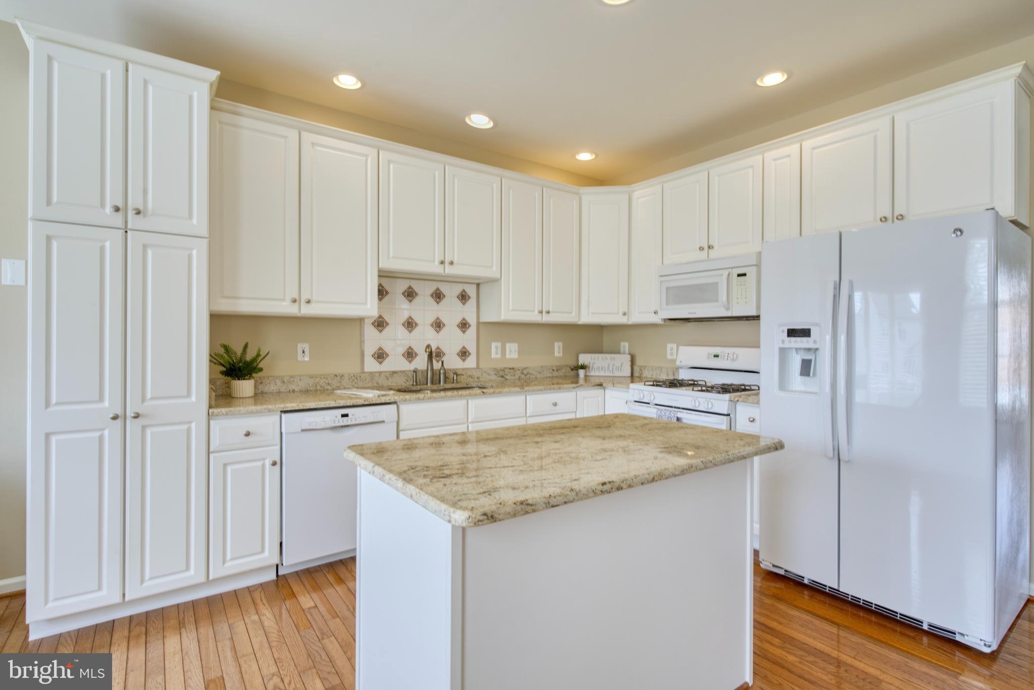 FARMWELL HUNT - Residential