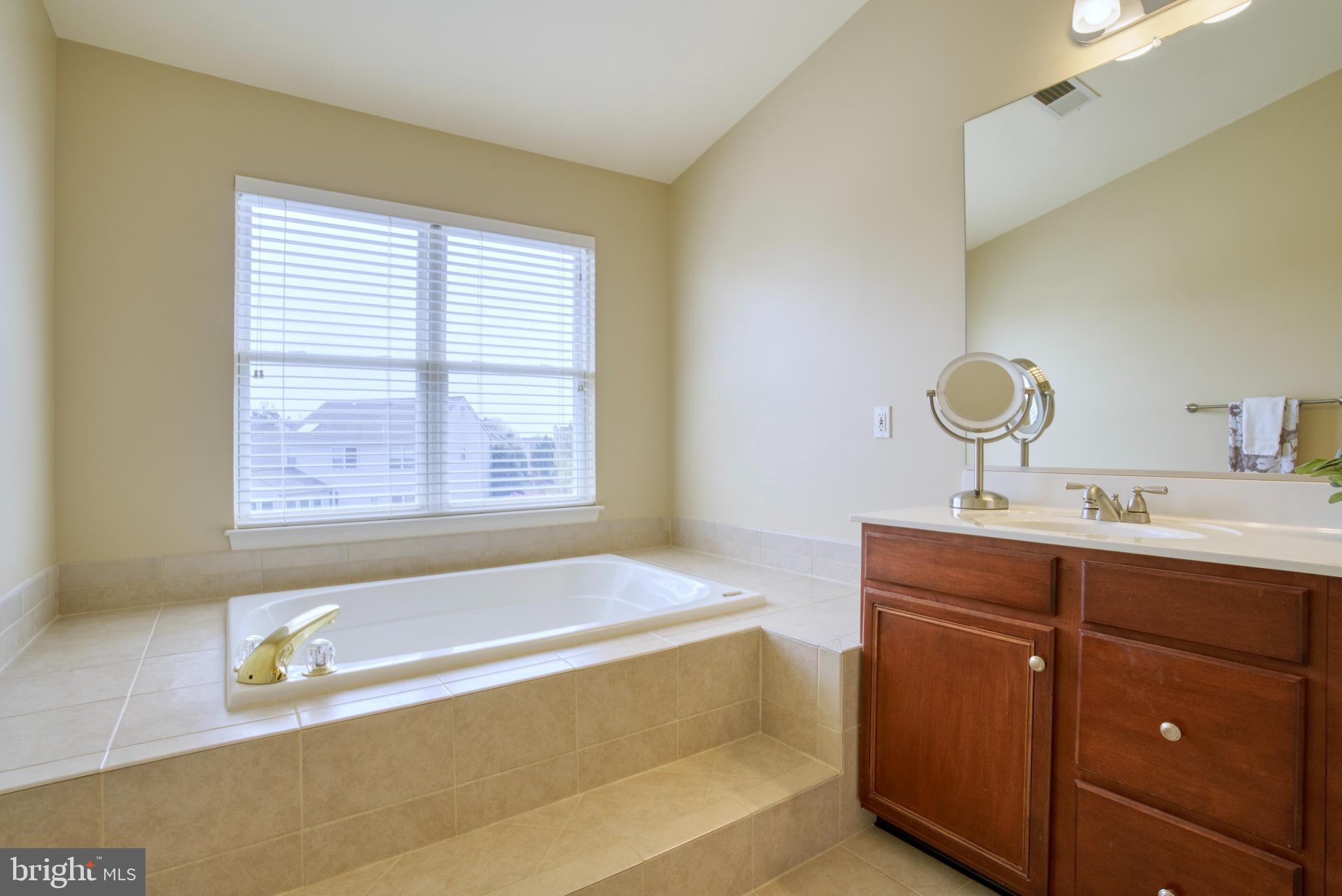 FARMWELL HUNT - Residential