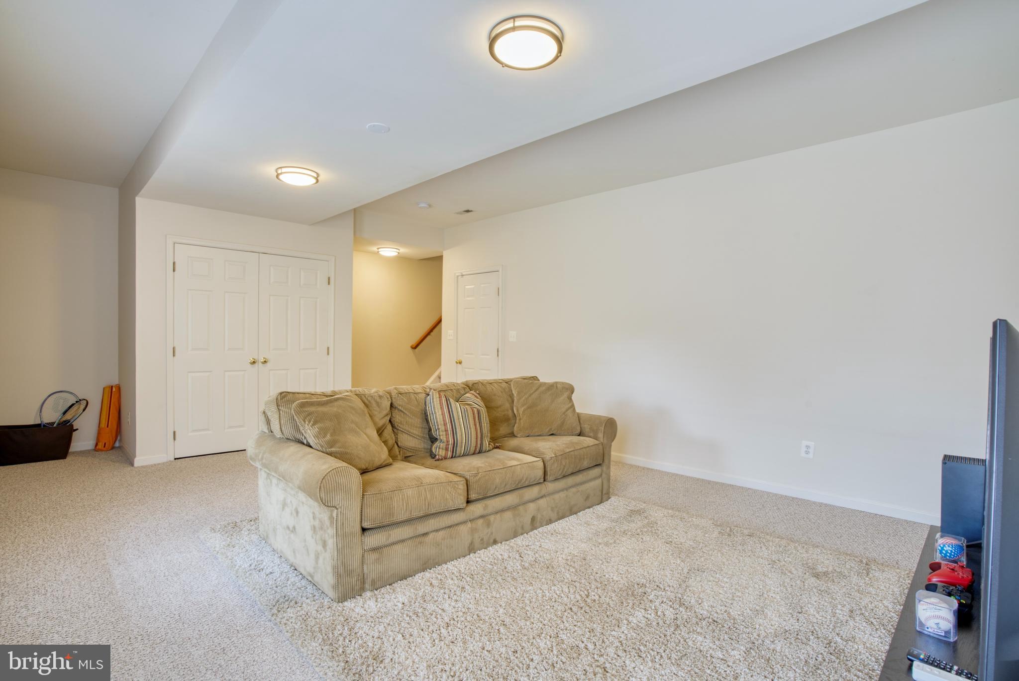 FARMWELL HUNT - Residential