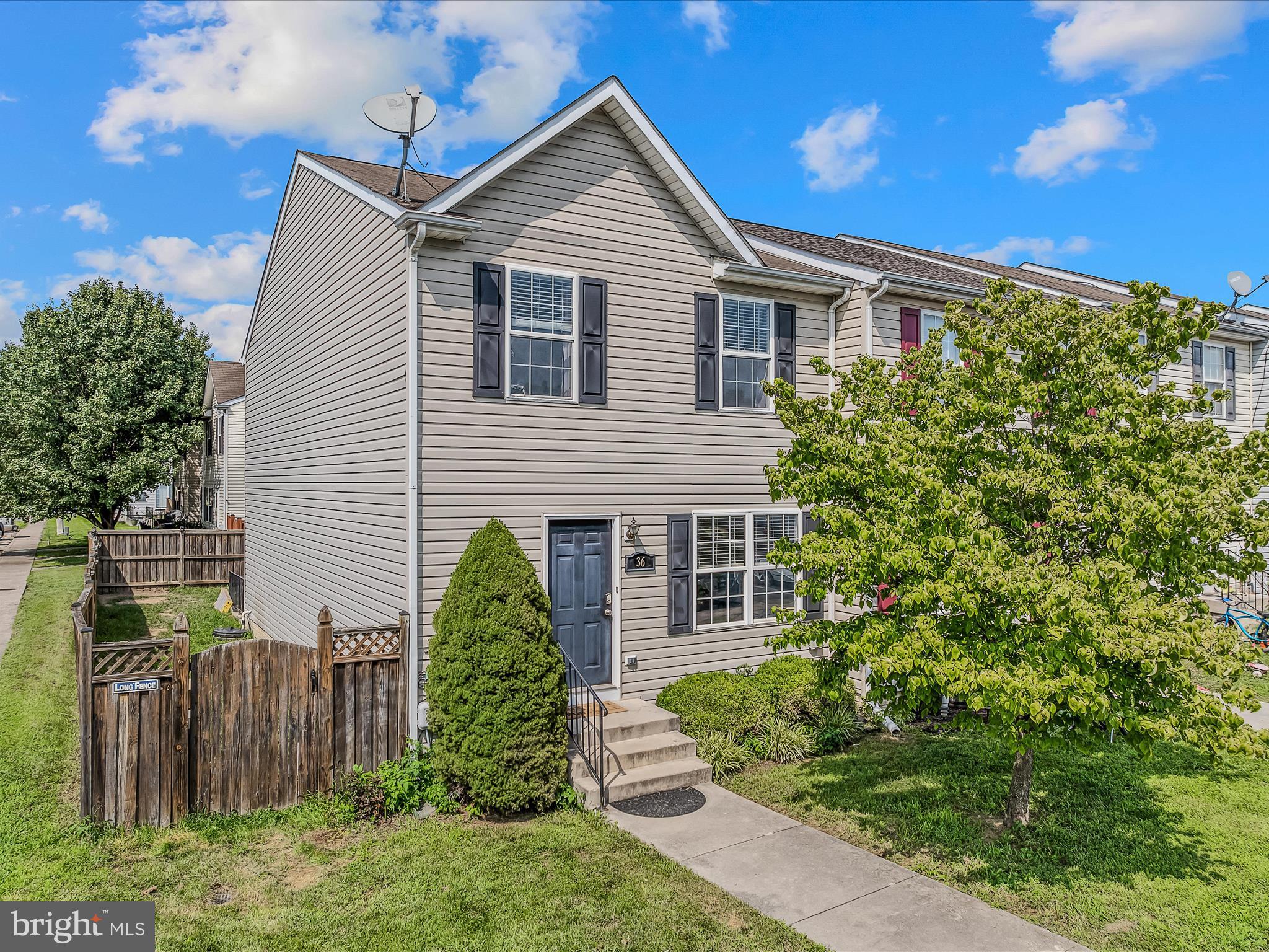 Professional photos to be uploaded soon.
Showing begins 8/1 and OPEN HOUSE 8/2 and 8/3.
Well maintained 3-bed/3.5-bath end-unit townhome located conveniently in Bunker Hill, less than 10-minutes from I-81 and Inwood shopping/dining. This home features 3 finished levels with generous sized rooms throughout. MAIN LEVEL: Open-concept kitchen overlooking the dining area, a pantry/closet, half bath, and a large living room with new LVP flooring and deck access that leads to your fenced backyard. UPPER LEVEL: your large master bedroom and bath, a laundry closet, 2 nice sized additional bedrooms and a second full bath. LOWER LEVEL: You'll find a large rec room to make your own-- office space, game room, or a second entertainment area-- with the convenience of having a full bath, additional unfinished storage space, and a sliding glass door for the extra wide walk-up stairs to your own peaceful, private space. UPGRADES: shower heads (Mar '25), Amana electric stove/oven (Dec '24), Hisense stainless steel Energy Star Certified refrigerator (Feb '24)
This will sell quickly, so do not wait!