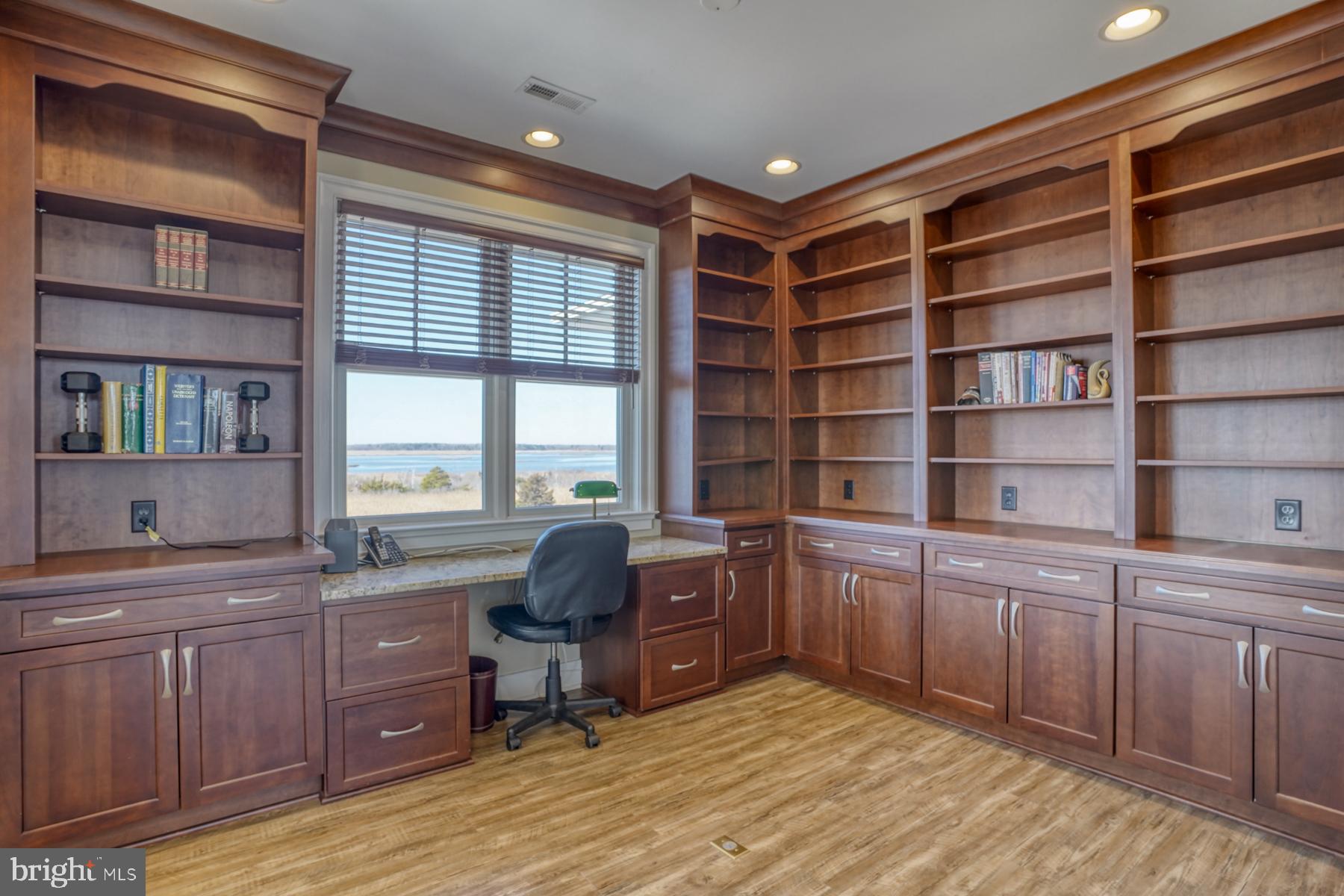 BACK BAY COVE - Residential