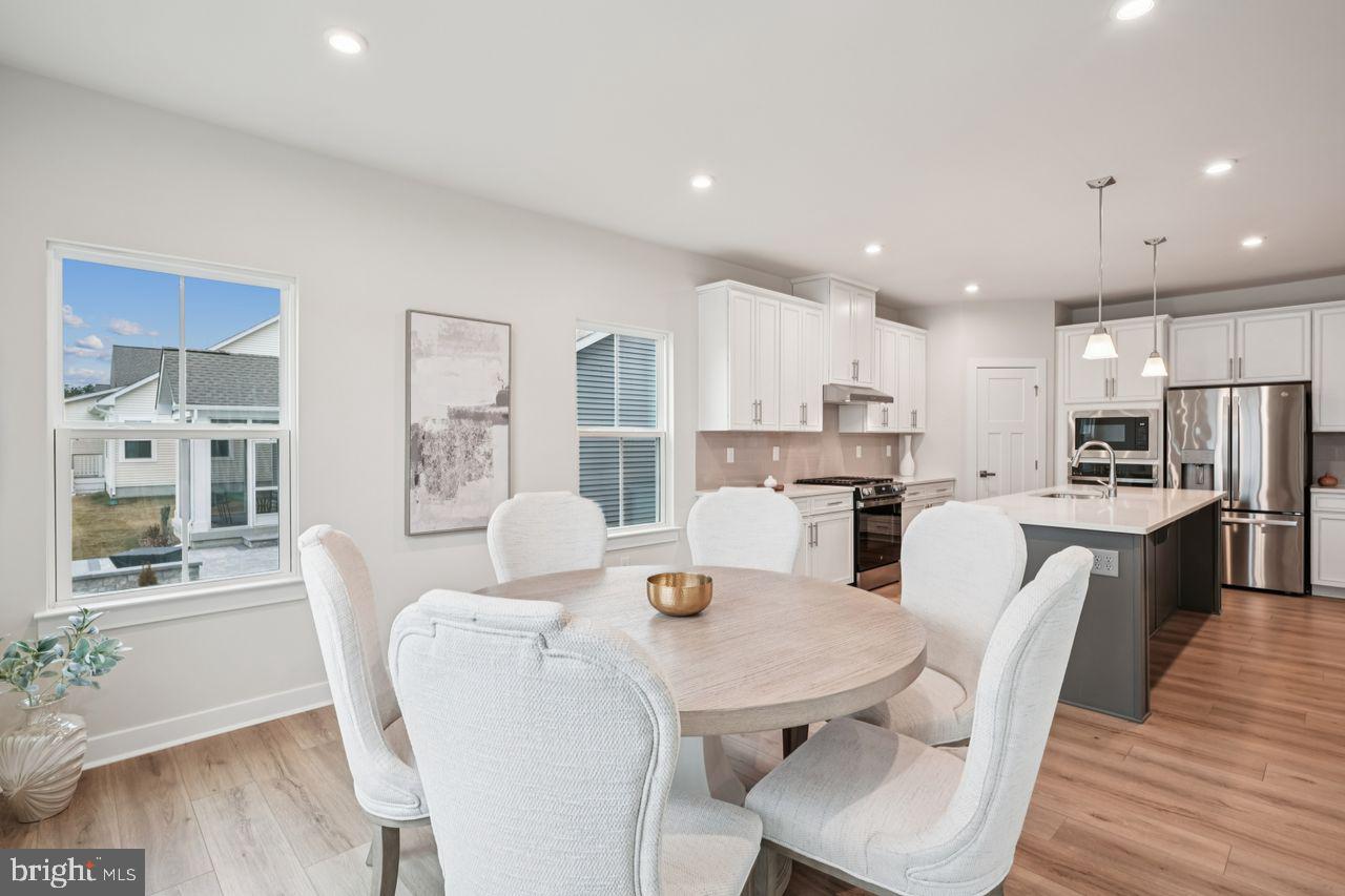 AZALEA WOODS - Residential