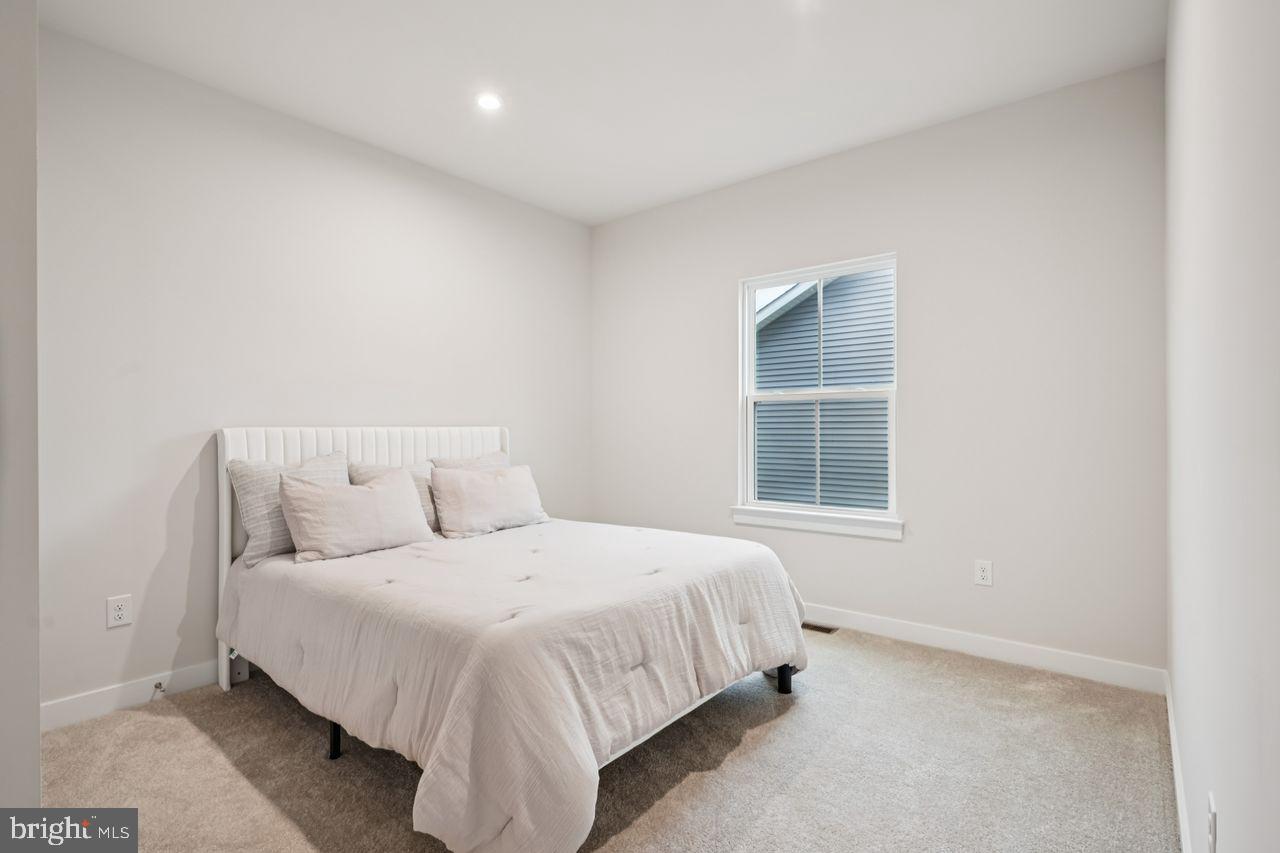 AZALEA WOODS - Residential