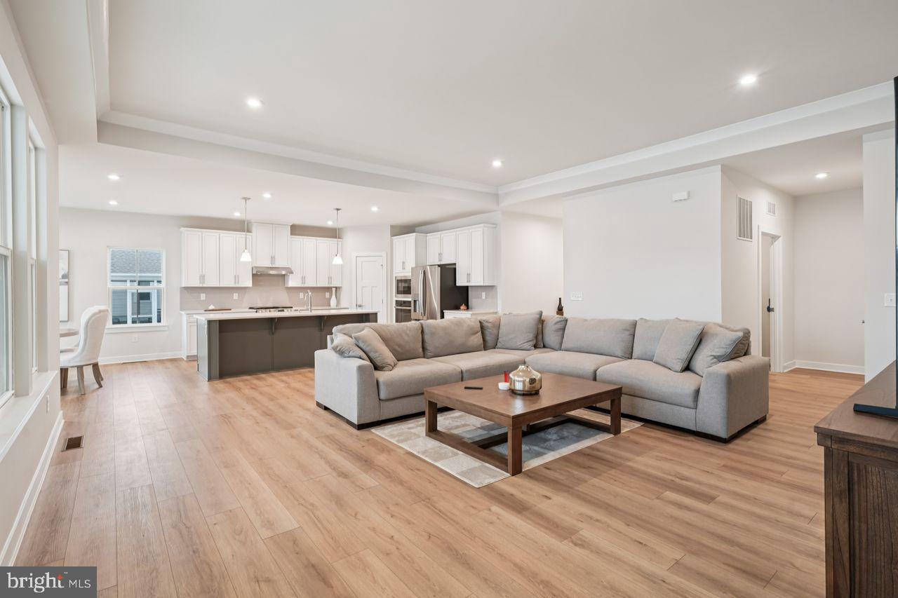 AZALEA WOODS - Residential