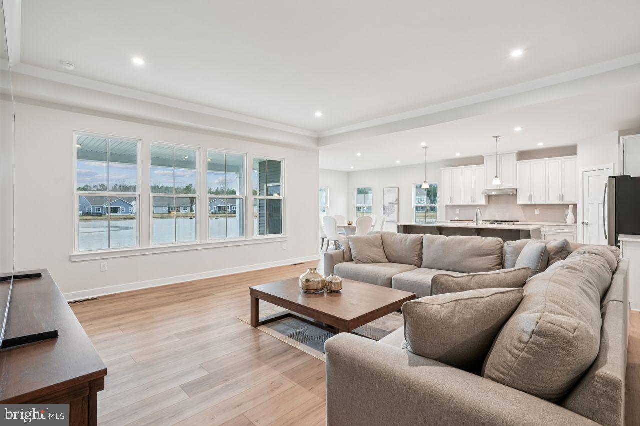 AZALEA WOODS - Residential