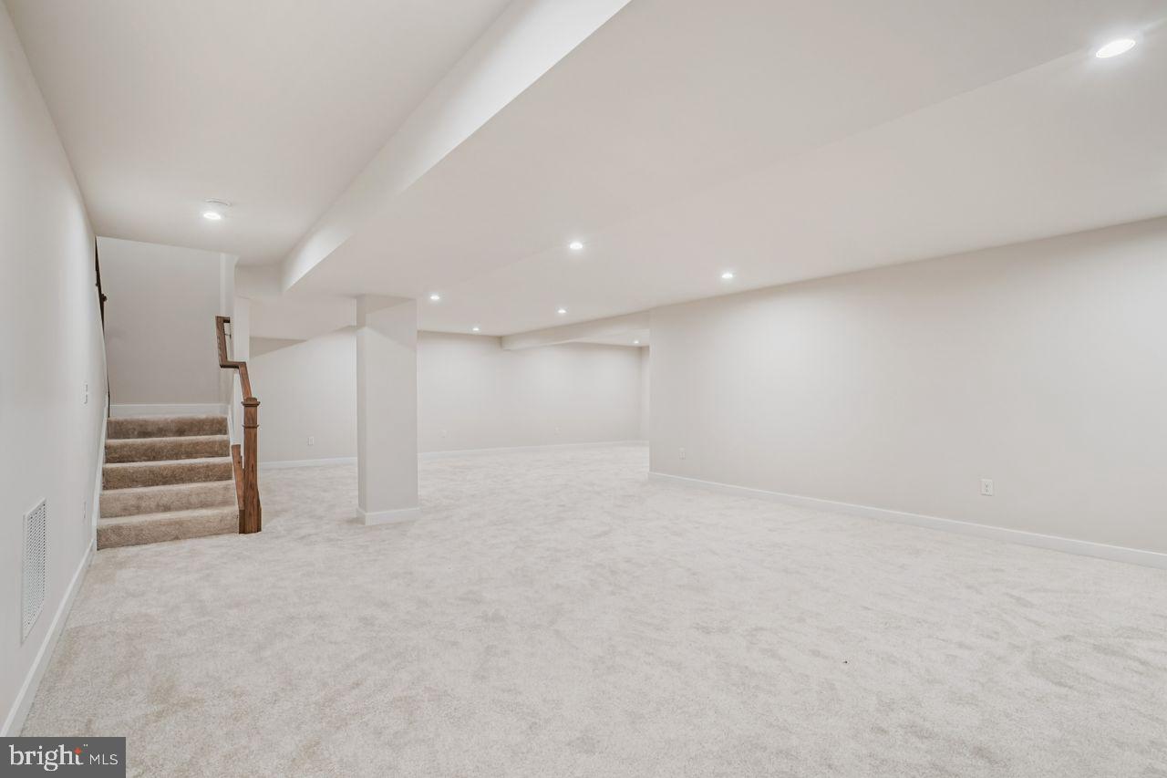 AZALEA WOODS - Residential