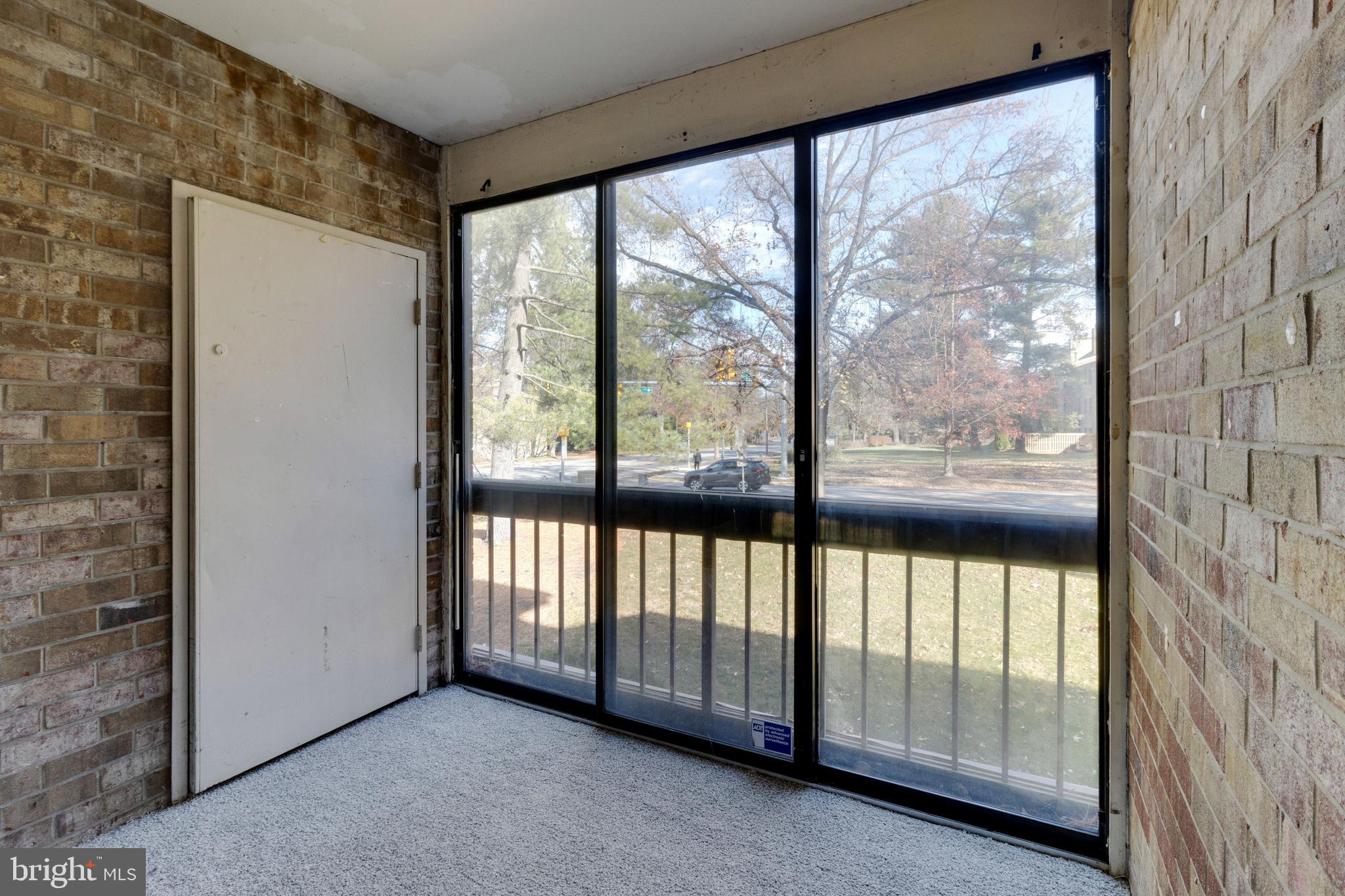 CROSS FOX - Residential