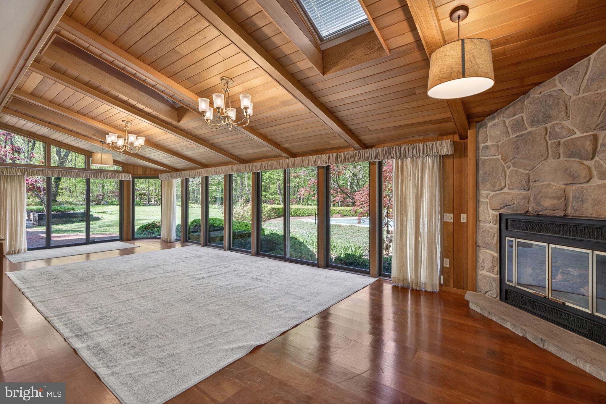 FOX RUN - Residential