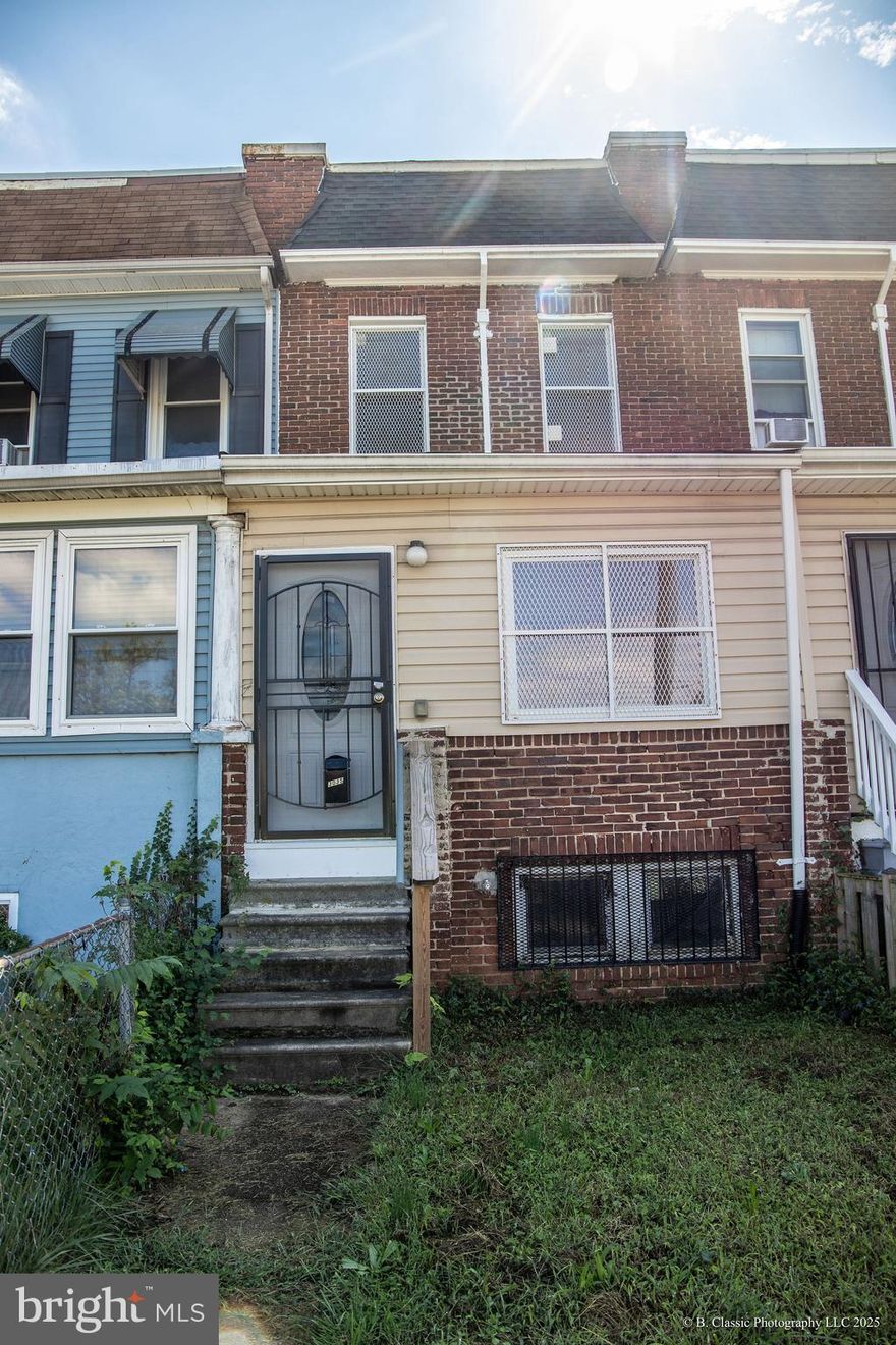 Well-maintained, thoughtfully updated, and ready for you to call home! Perfect for investment property or a place to call home. Freshly painted, spacious, and featuring a newly updated kitchen. This home offers 2 large bedrooms and a den/office. The basement is a blank canvas with a new washer and dryer included. Move-in ready and full of charm, this home is waiting for its next chapter.