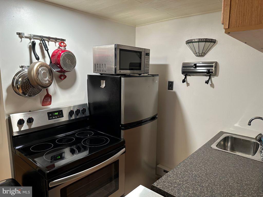 BLUE RIDGE SUMMIT - Residential Lease