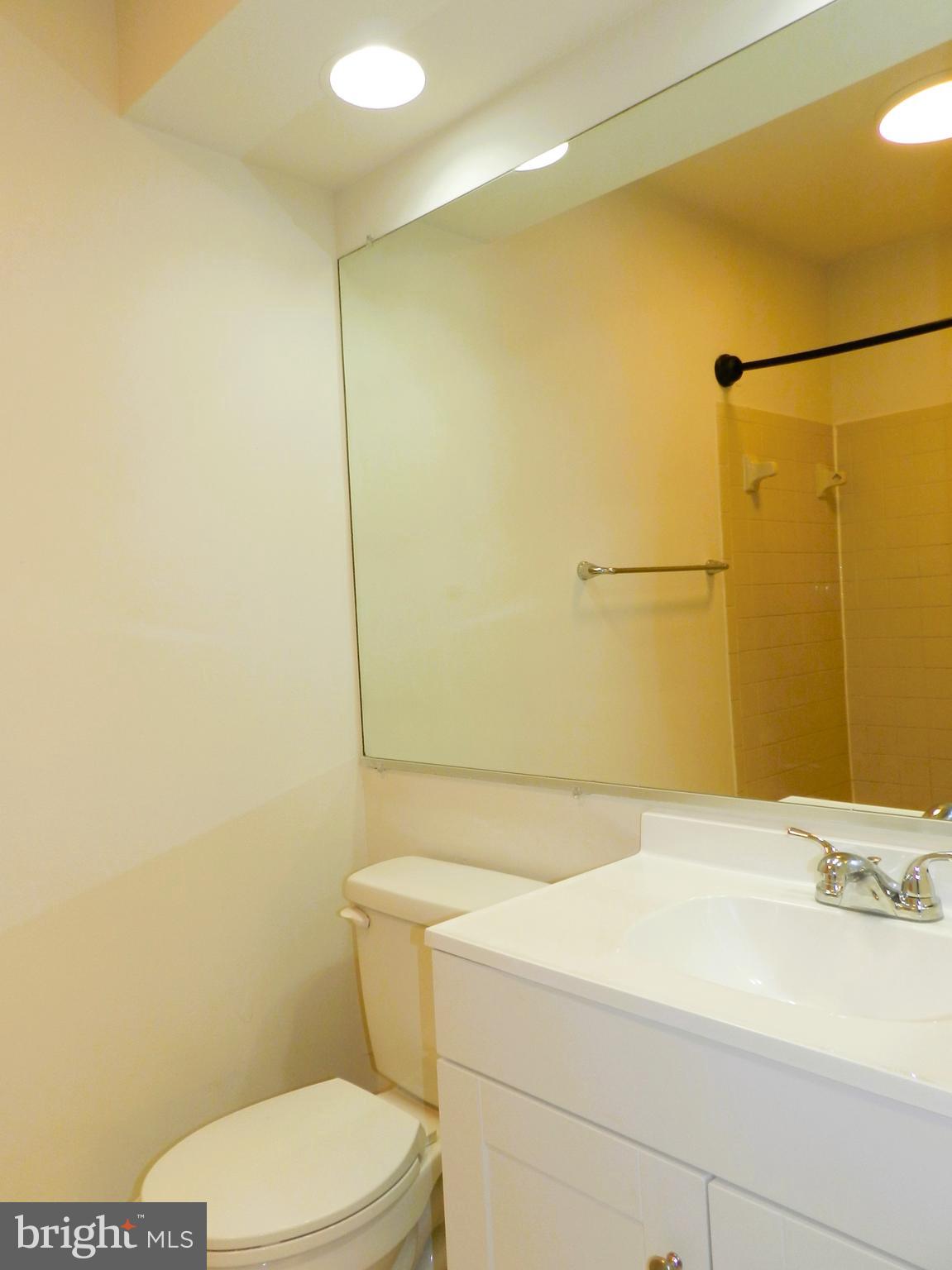 FAIRVIEW COMMONS - Residential Lease