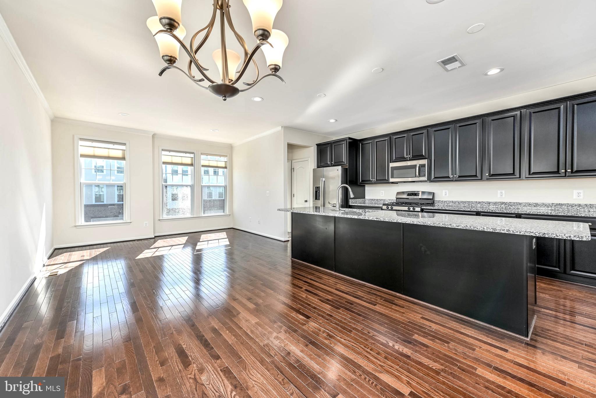 SIGNATURE AT BROADLANDS - Residential Lease