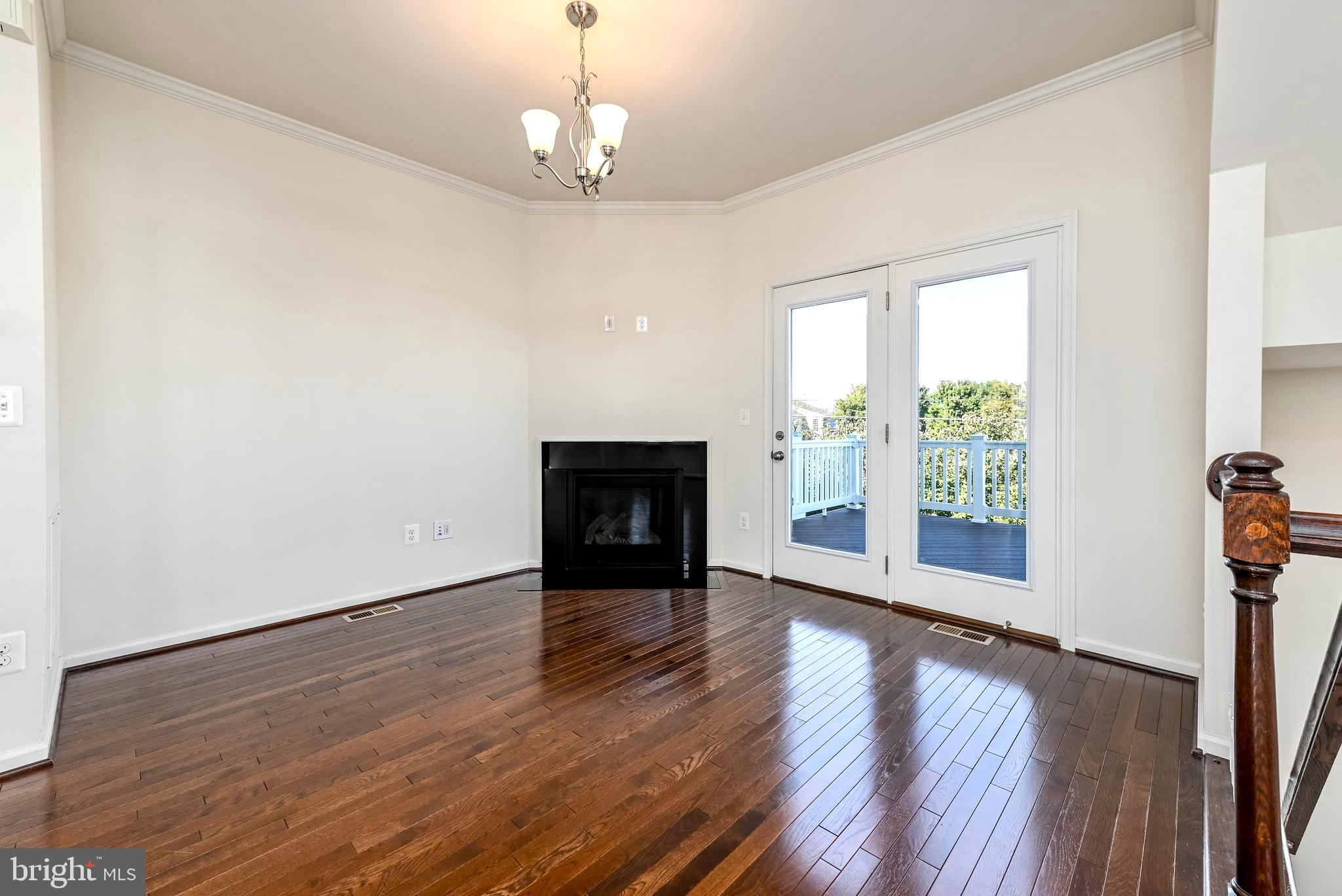 SIGNATURE AT BROADLANDS - Residential Lease