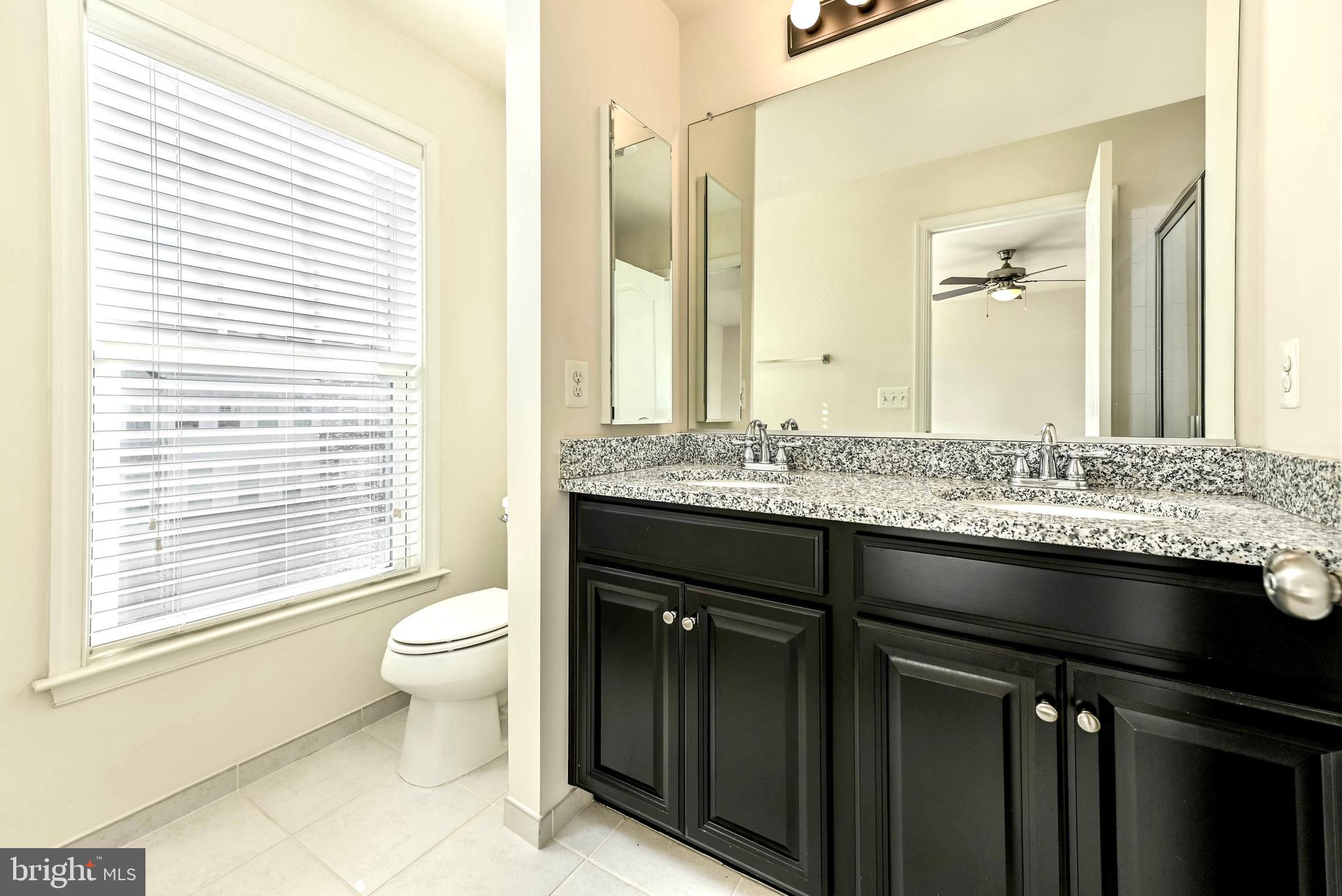 SIGNATURE AT BROADLANDS - Residential Lease