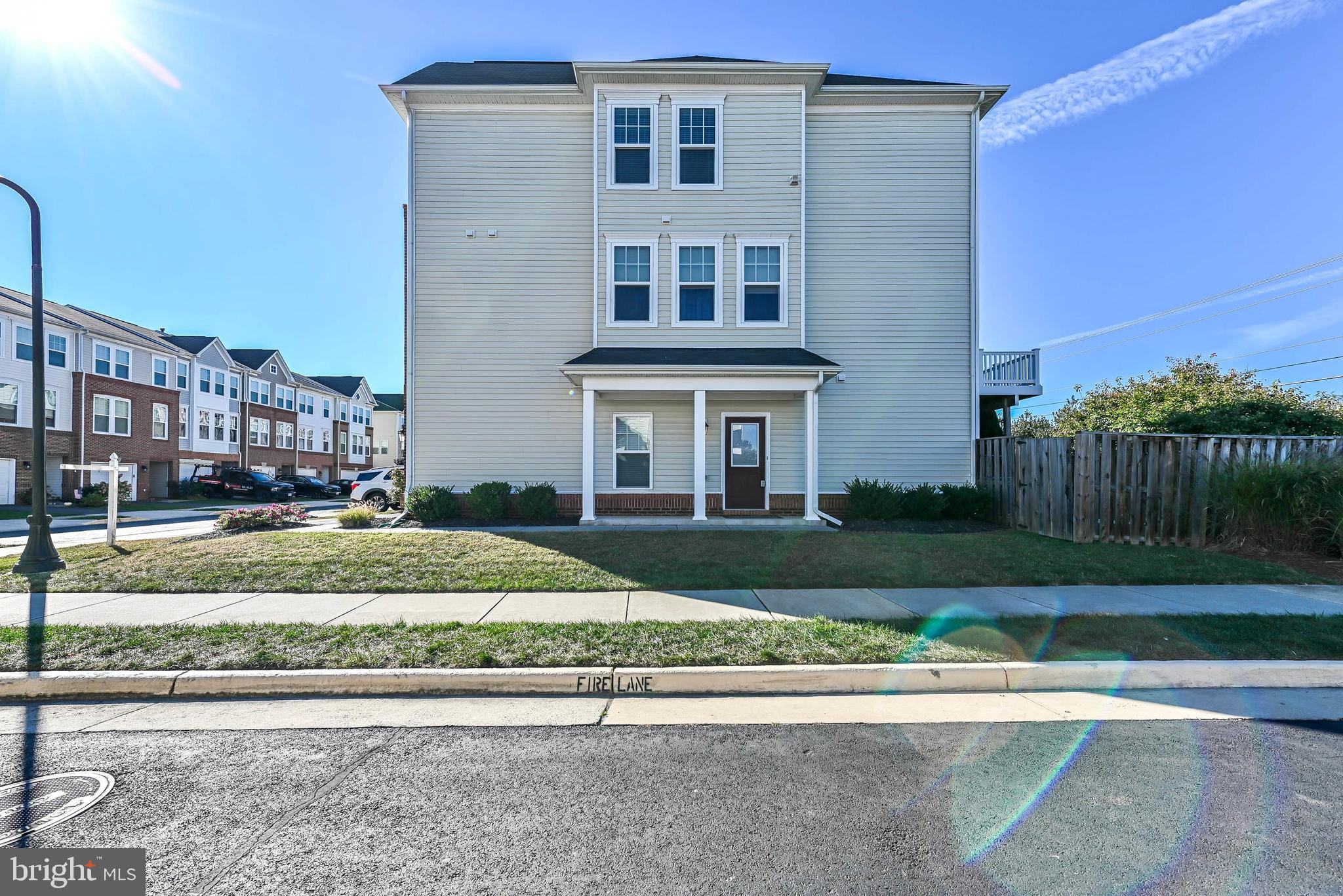 SIGNATURE AT BROADLANDS - Residential Lease