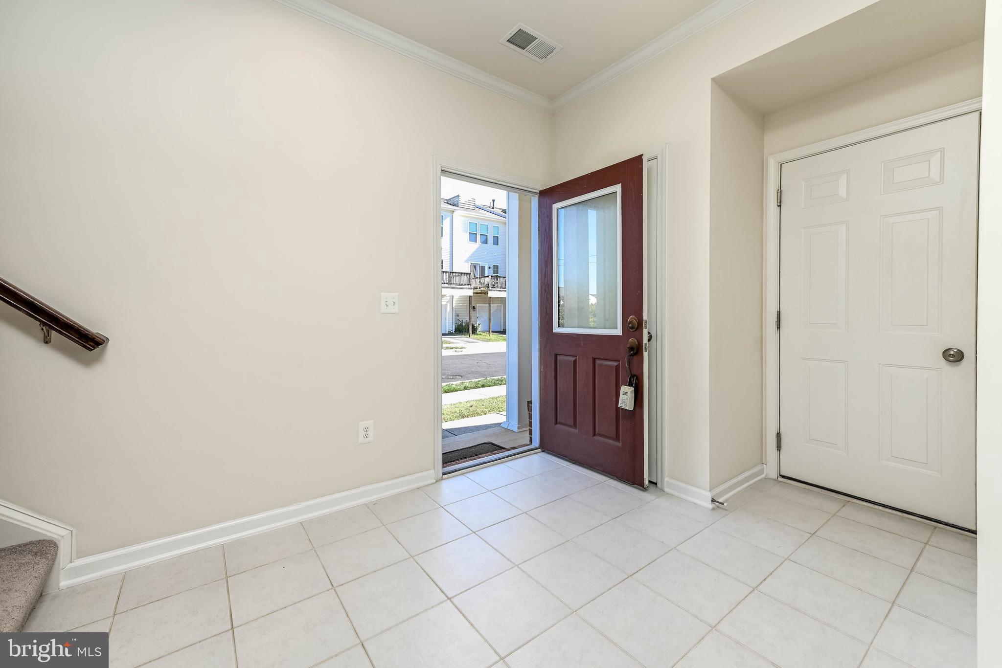 SIGNATURE AT BROADLANDS - Residential Lease