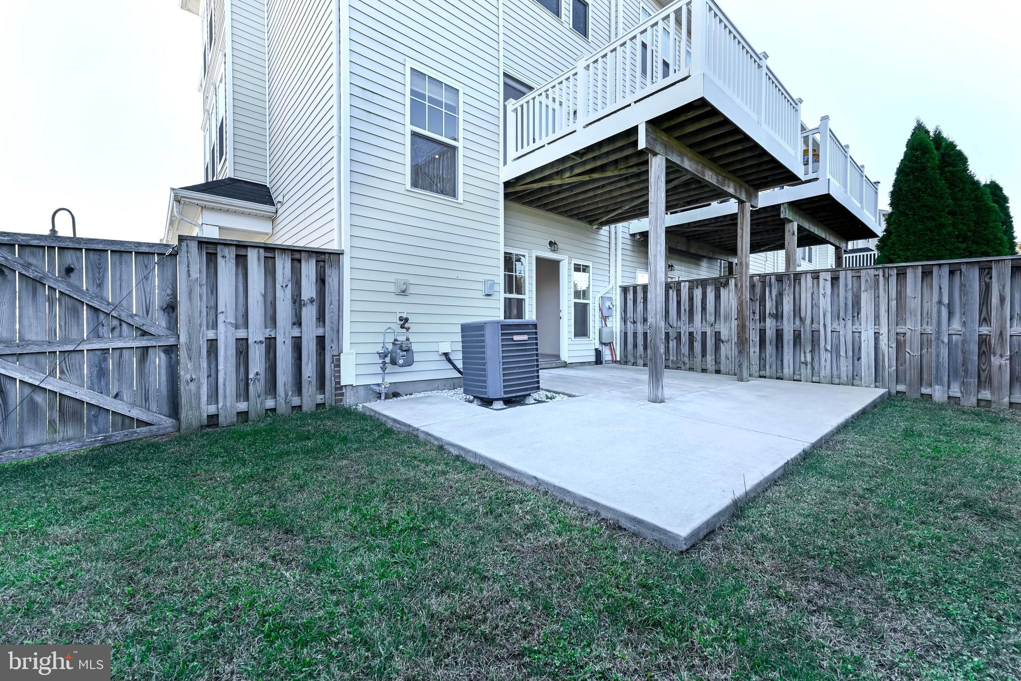 SIGNATURE AT BROADLANDS - Residential Lease