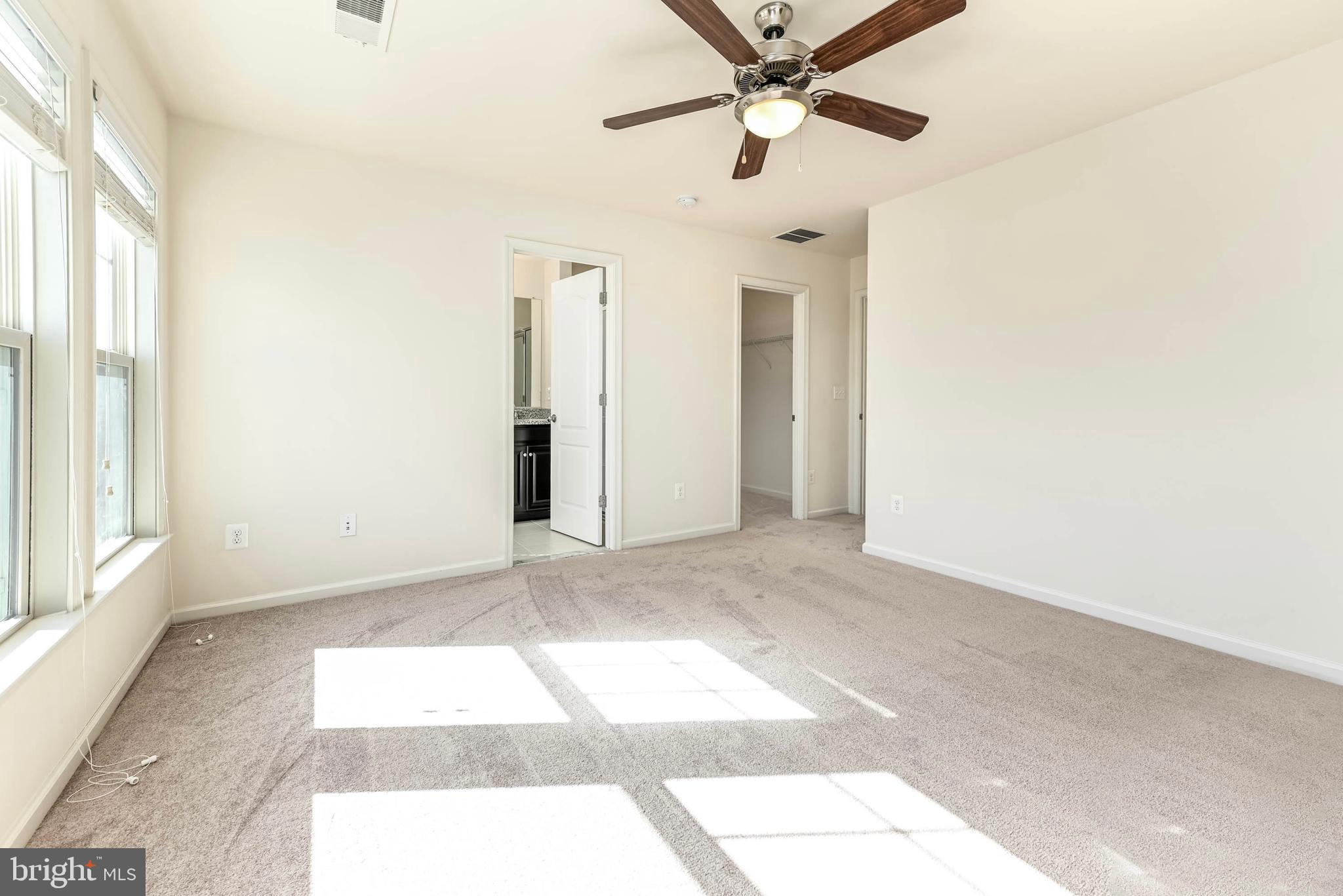 SIGNATURE AT BROADLANDS - Residential Lease