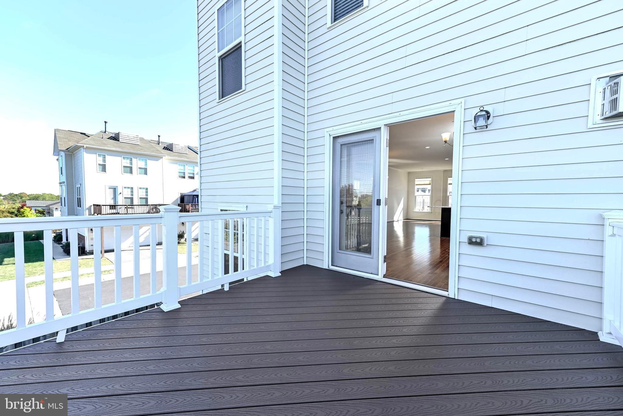 SIGNATURE AT BROADLANDS - Residential Lease