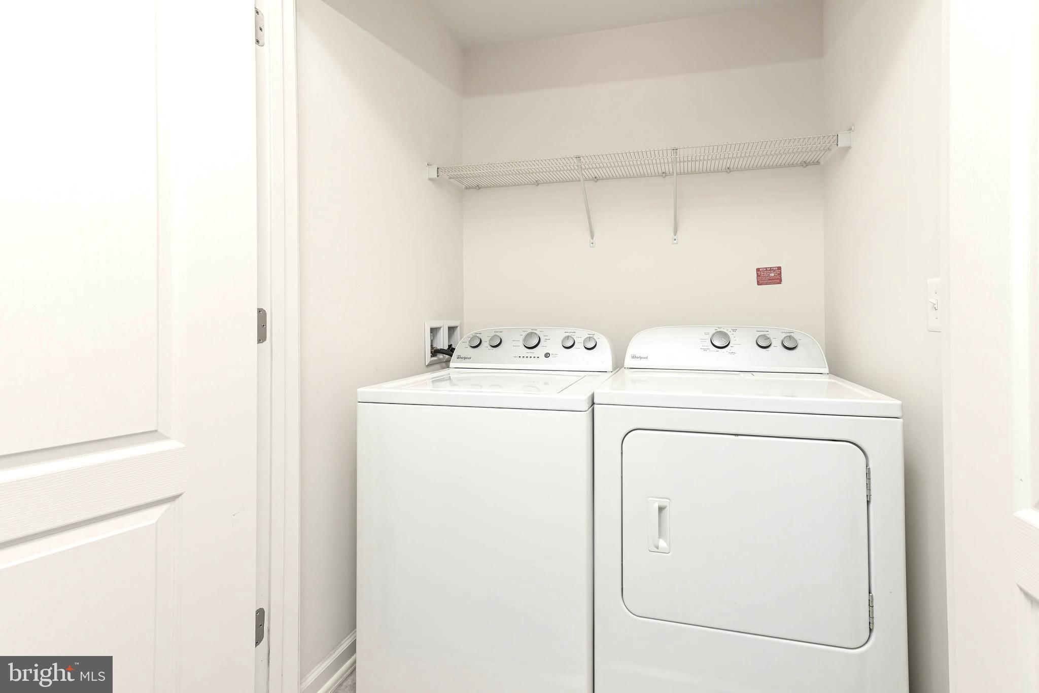 SIGNATURE AT BROADLANDS - Residential Lease