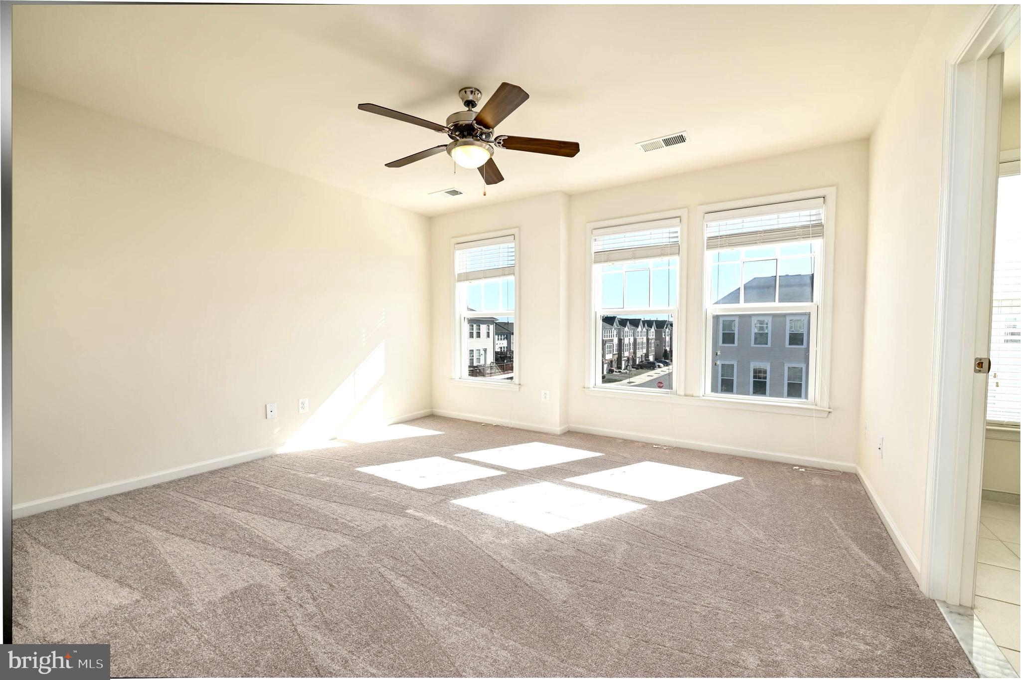 SIGNATURE AT BROADLANDS - Residential Lease