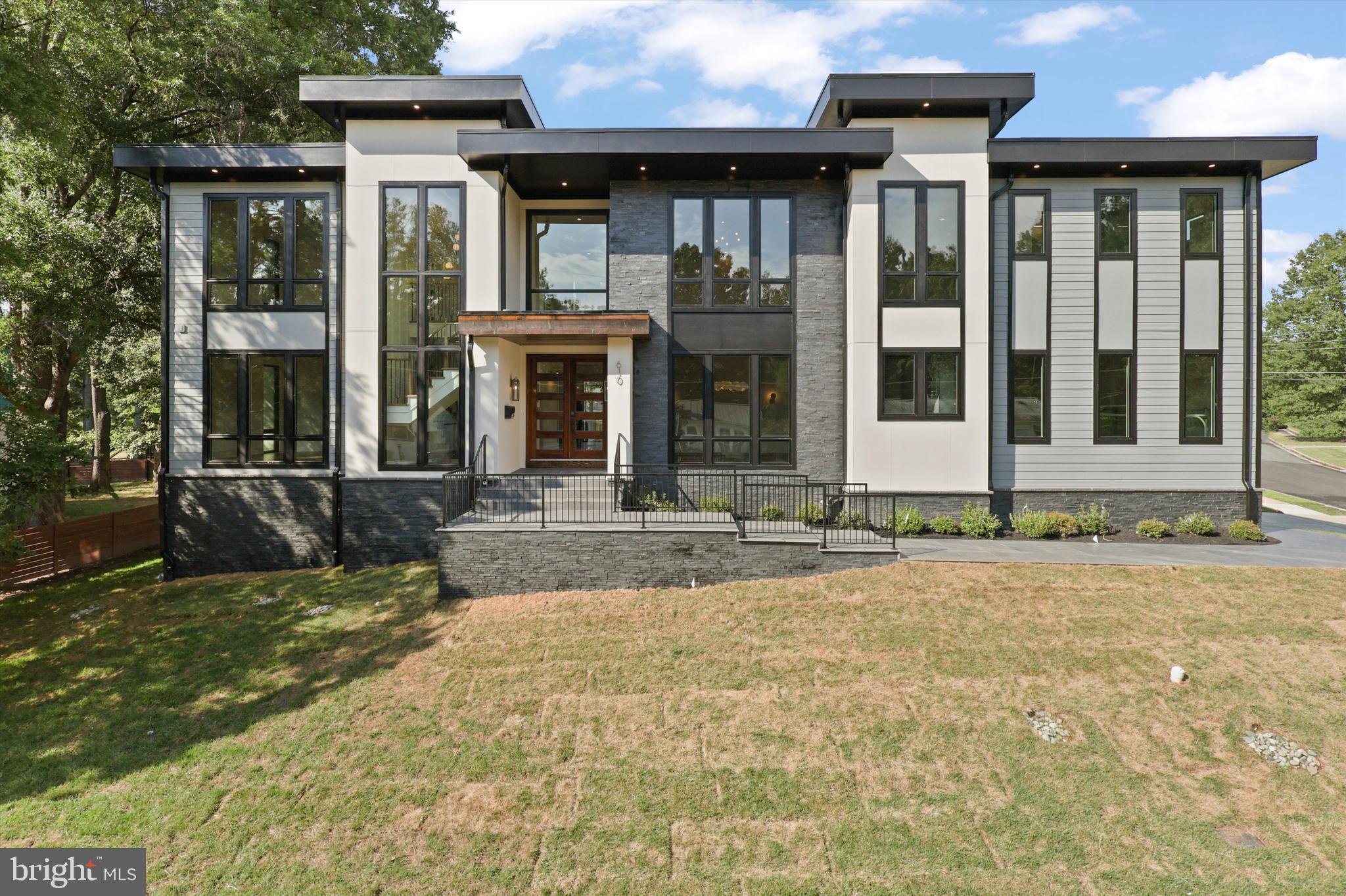 VIENNA WOODS - Residential