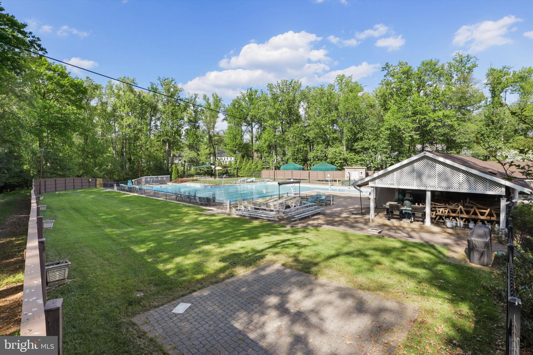 VIENNA WOODS - Residential