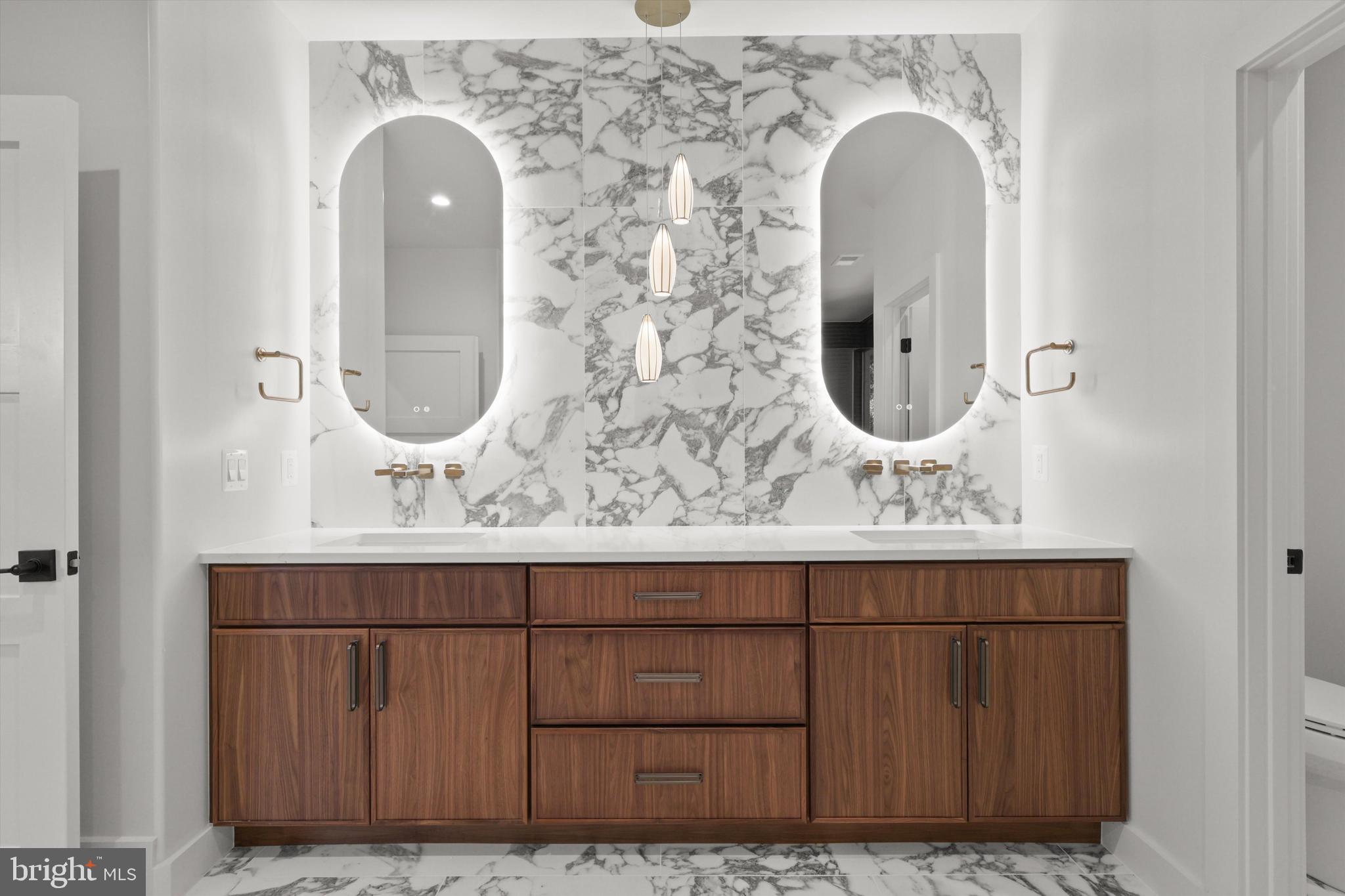 VIENNA WOODS - Residential