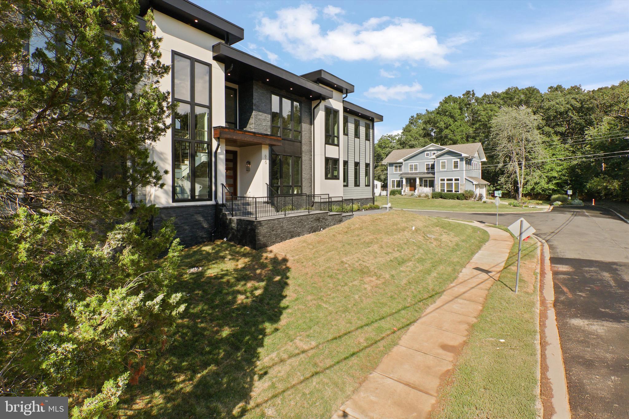 VIENNA WOODS - Residential