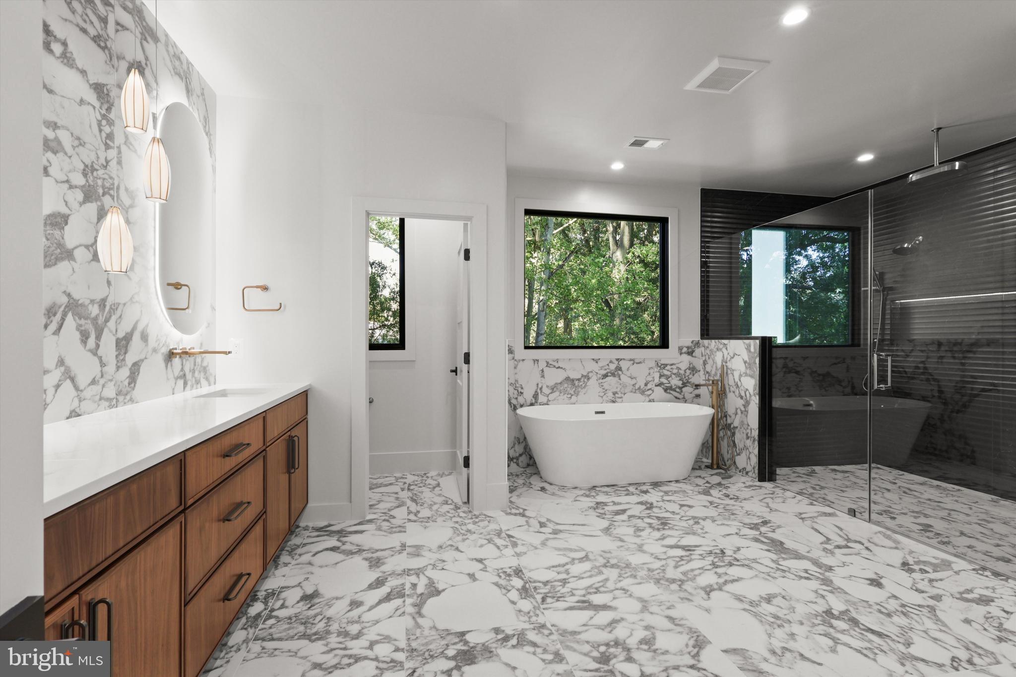 VIENNA WOODS - Residential