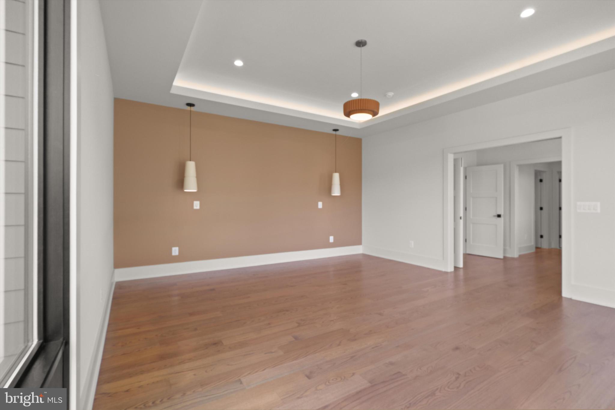 VIENNA WOODS - Residential